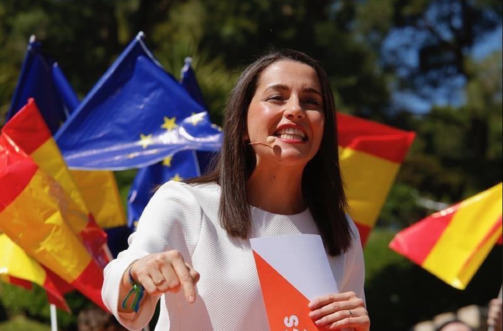 Arrimadas proclama en Zaragoza que en Catalunya los unionistas tienen "miedo físico"