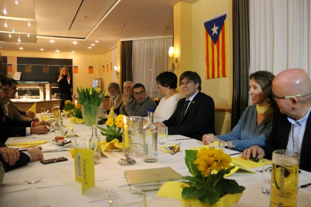 Sopar aniversari detenció Puigdemont Neumünster ACN