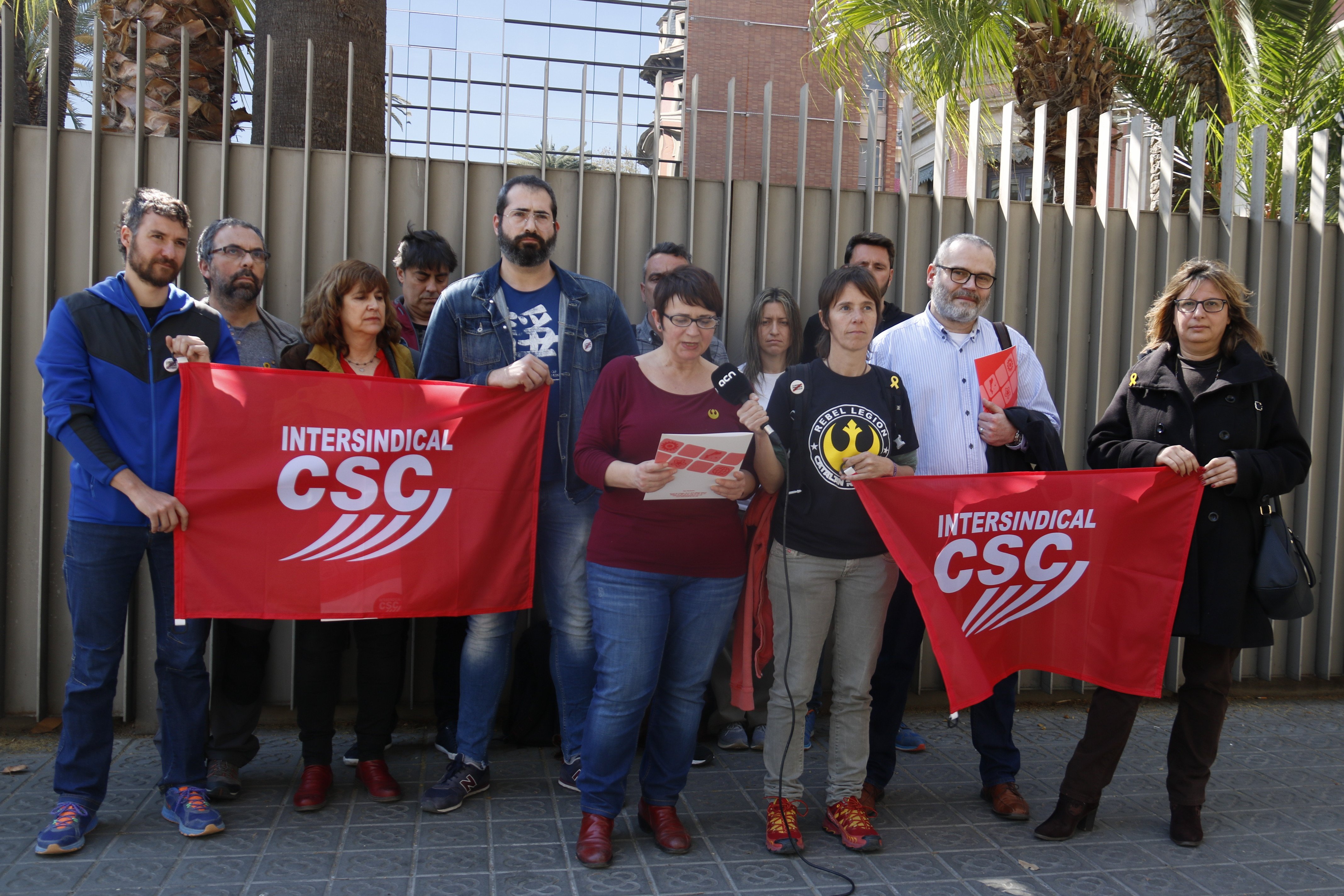 La Intersindical-CSC acusa a la JEC "de excederse en sus competencias" por los lazos