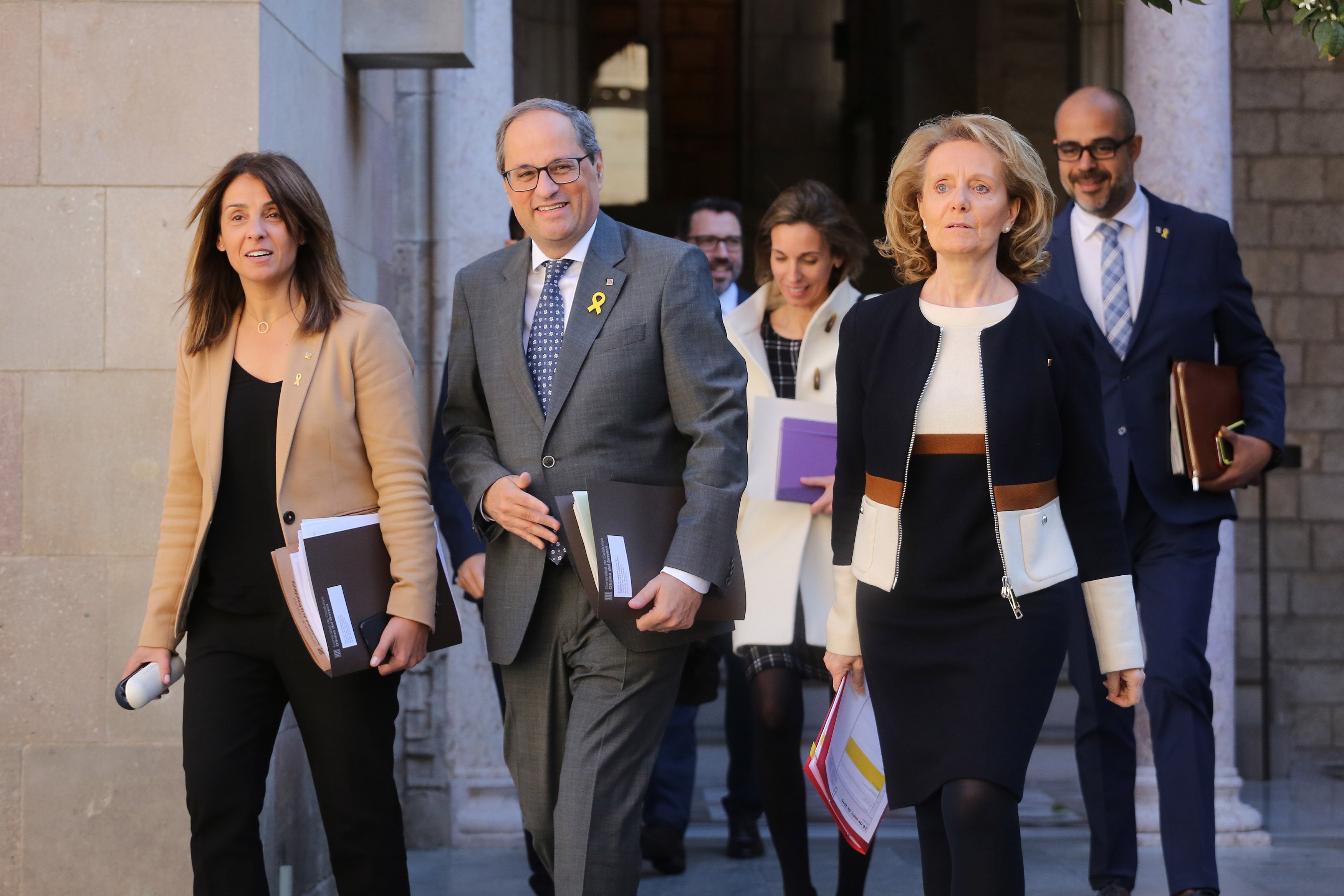 La retirada de lazos por parte de Mossos en siete escuelas, a examen