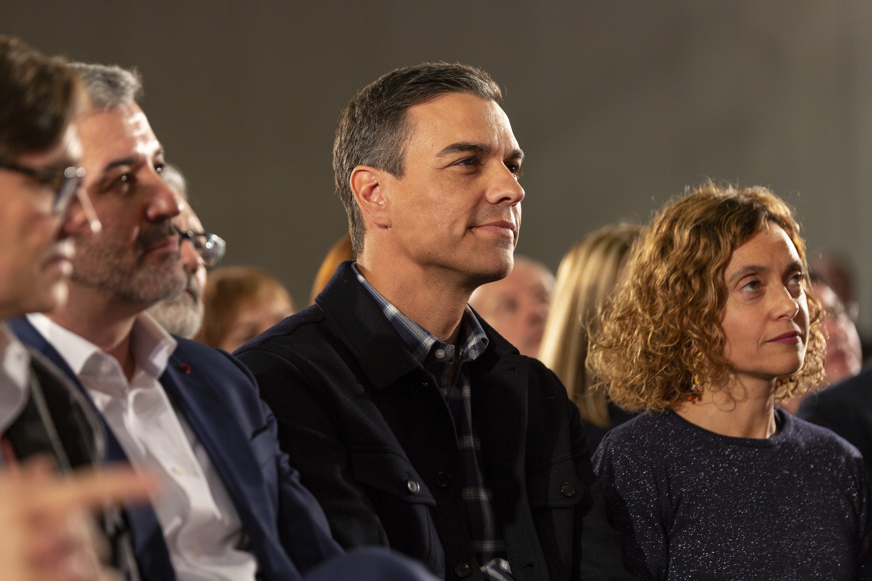 El PSOE porta a la fiscalia la campanya "Falcon Viajes" per mostrar les filles de Sánchez