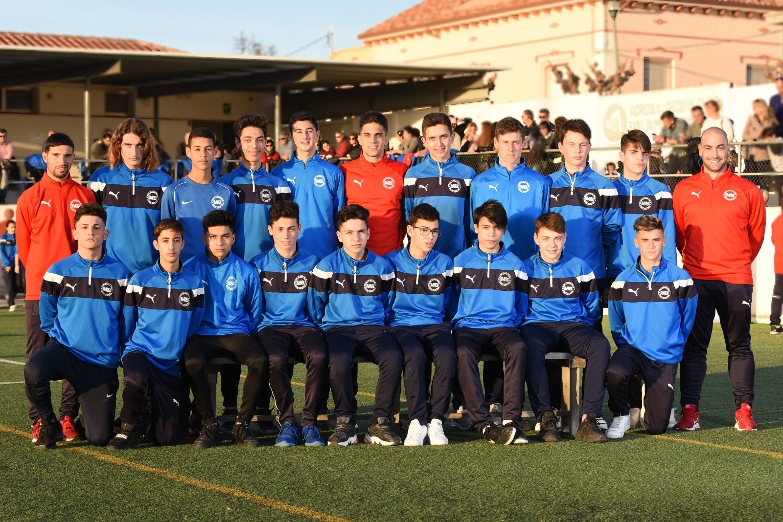 El futbolista de Sant Jaume dels Domenys Marc Bartra impulsa un equip Genuine