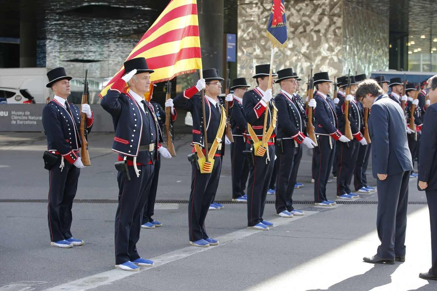 Puigdemont veu en els Mossos una "baula fonamental" per a la independència