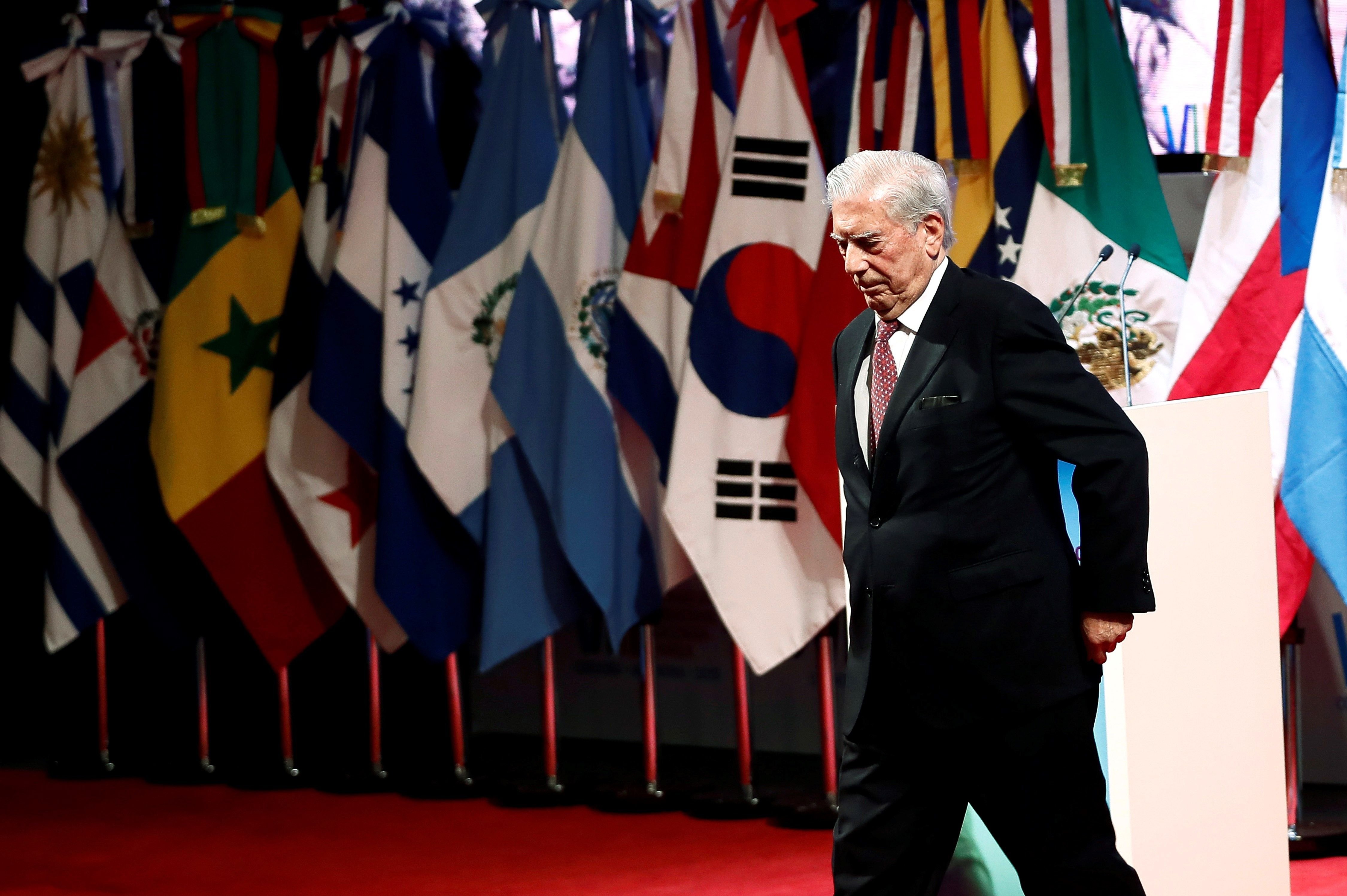 Vargas Llosa surt en defensa d'Espanya i contra Mèxic