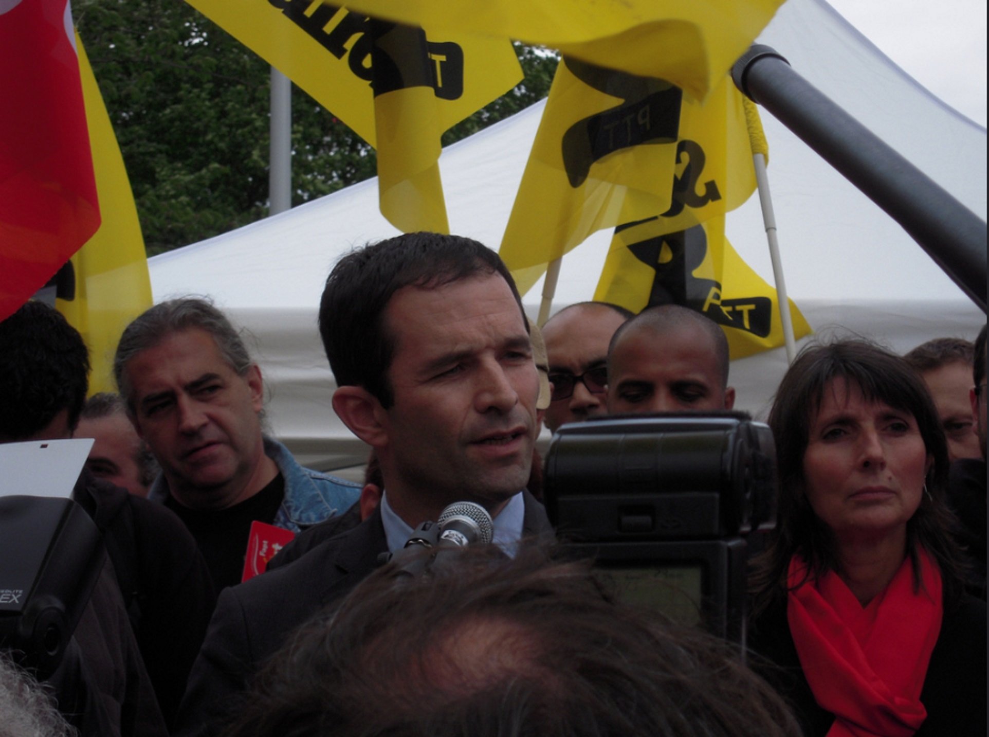 Hamon veu les llibertats en risc a Polònia i Espanya, abans de visitar els presos polítics