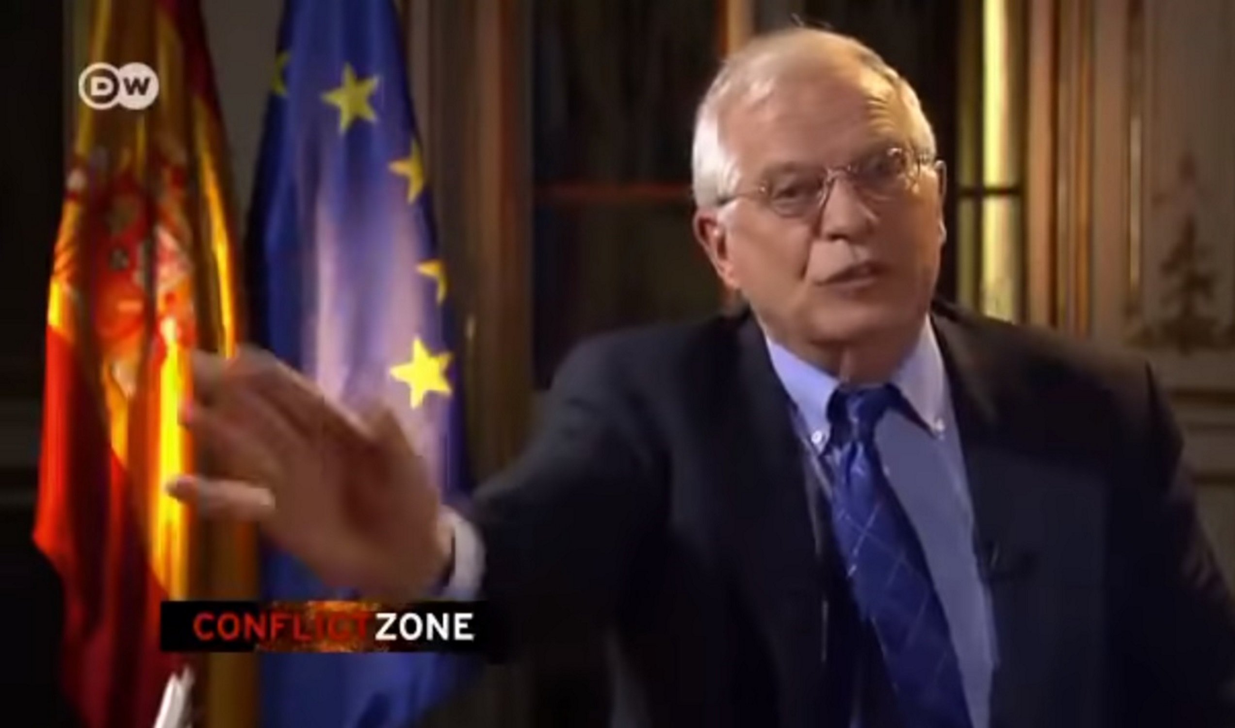 Creus que Borrell ha de dimitir per la seva política exterior?