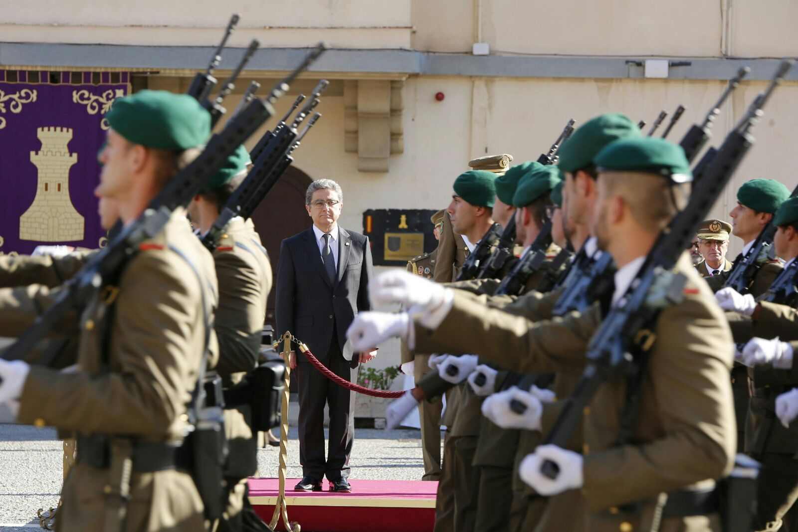 El primer acto de Millo como delegado, en el cuartel del Bruc