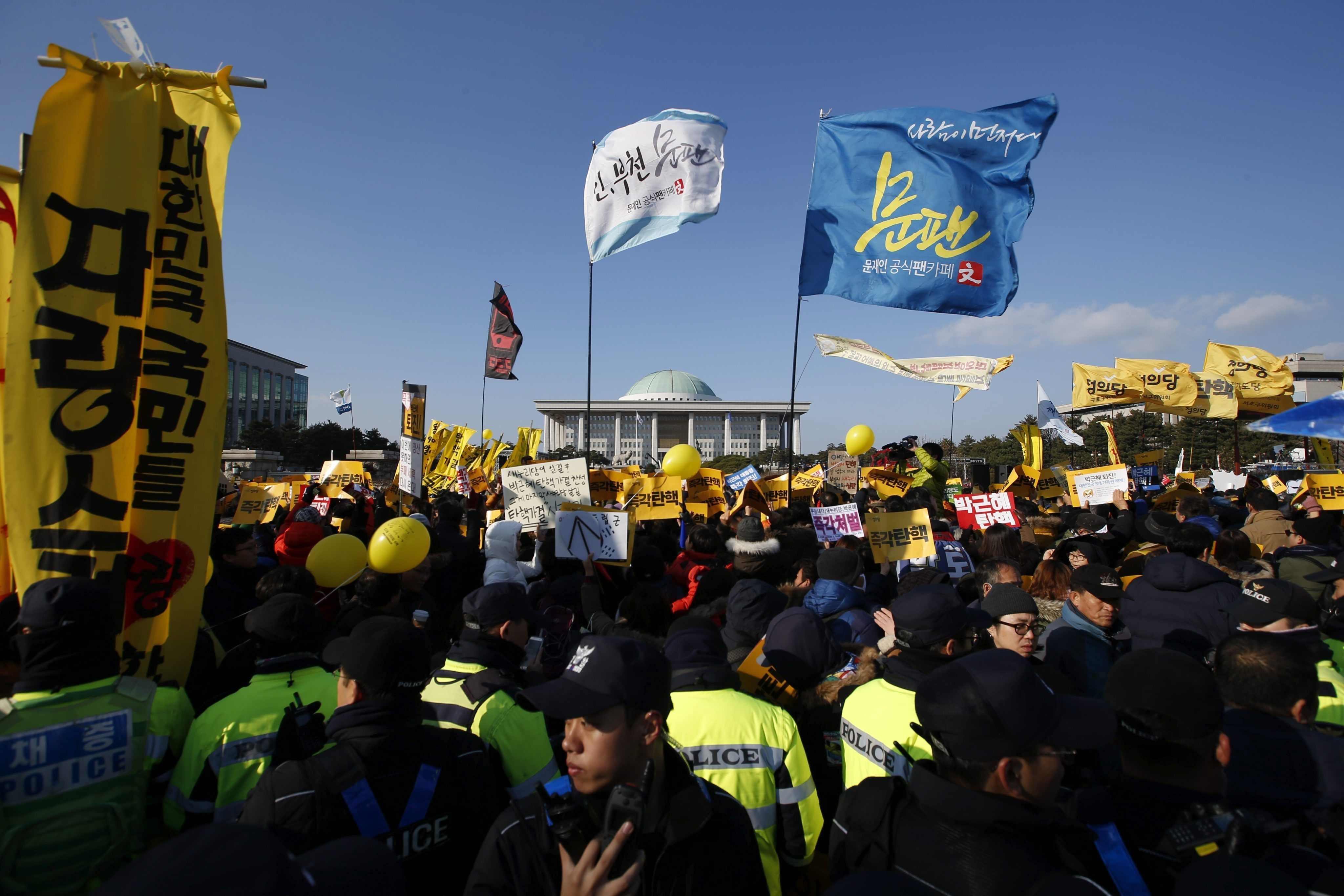 Corea del Sur destituye a su presidenta