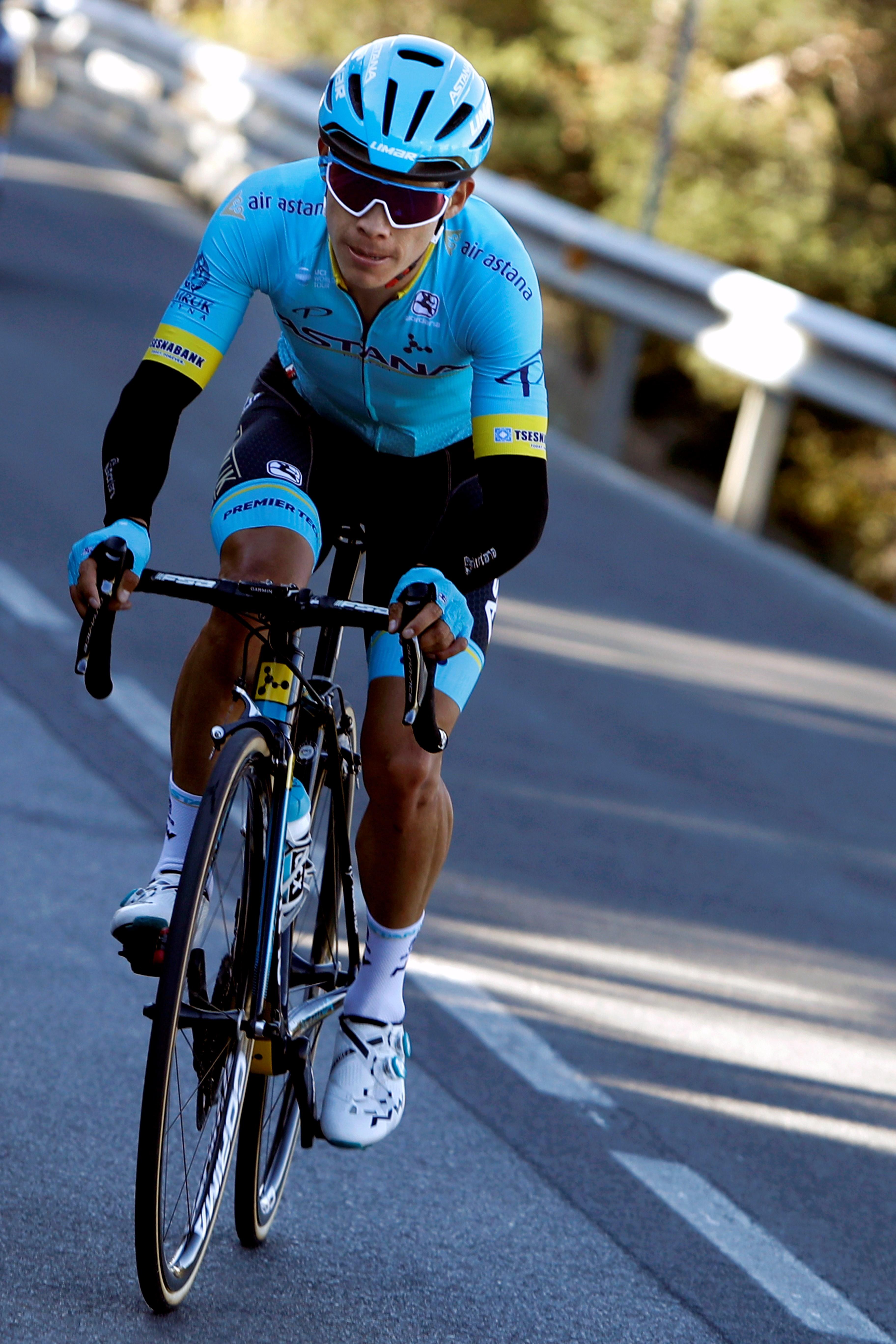 Schachmann gana la quinta etapa pero Miguel Ángel López todavía lidera la Volta