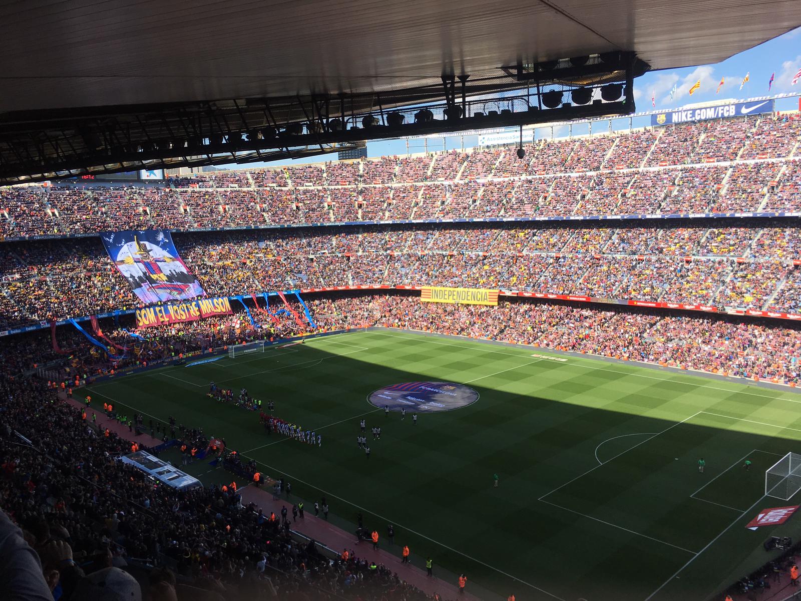 La independencia toma partido en el derbi Barça-Espanyol