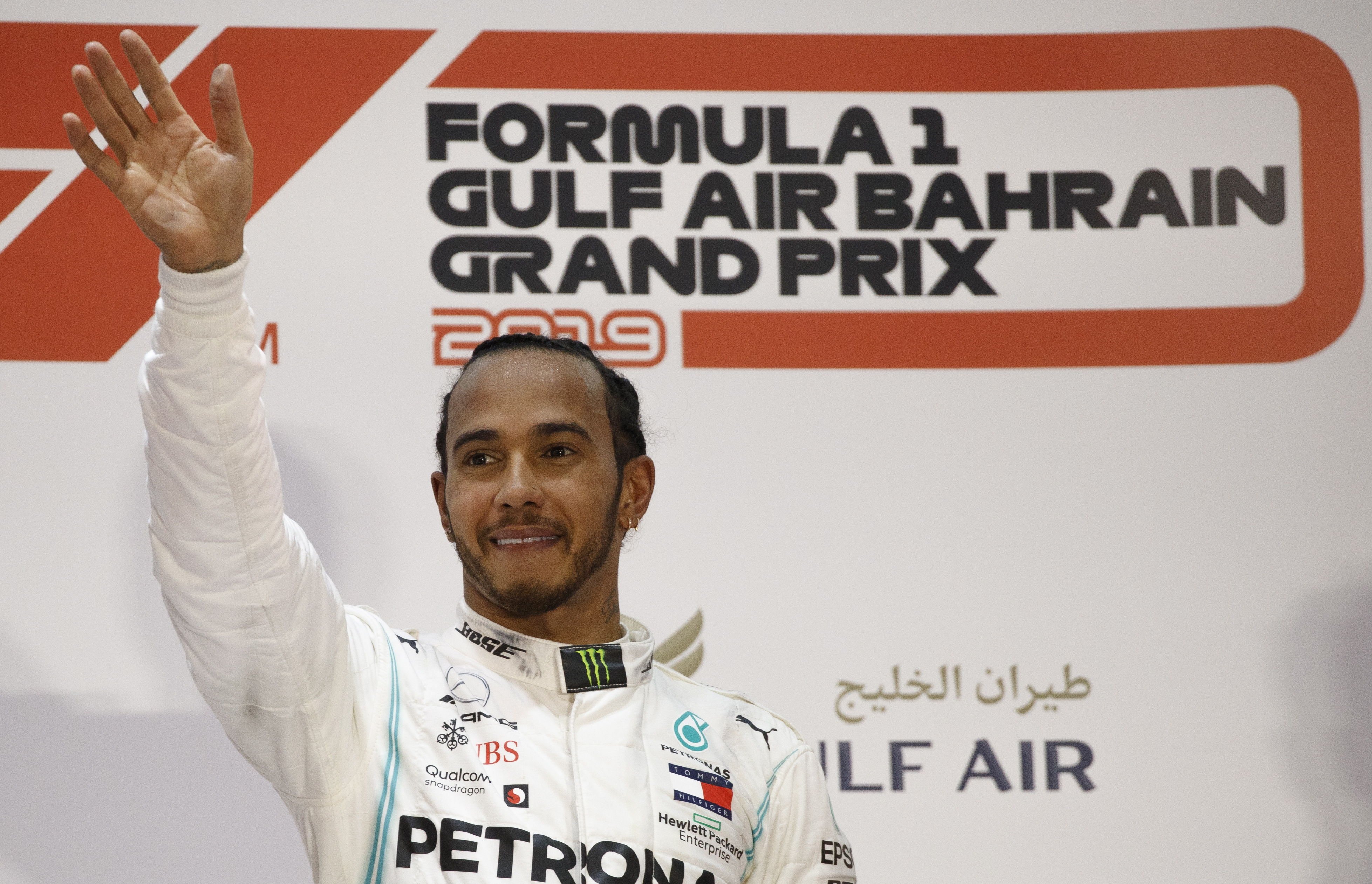 Hamilton s'aprofita dels problemes de Leclerc i guanya a Bahrain