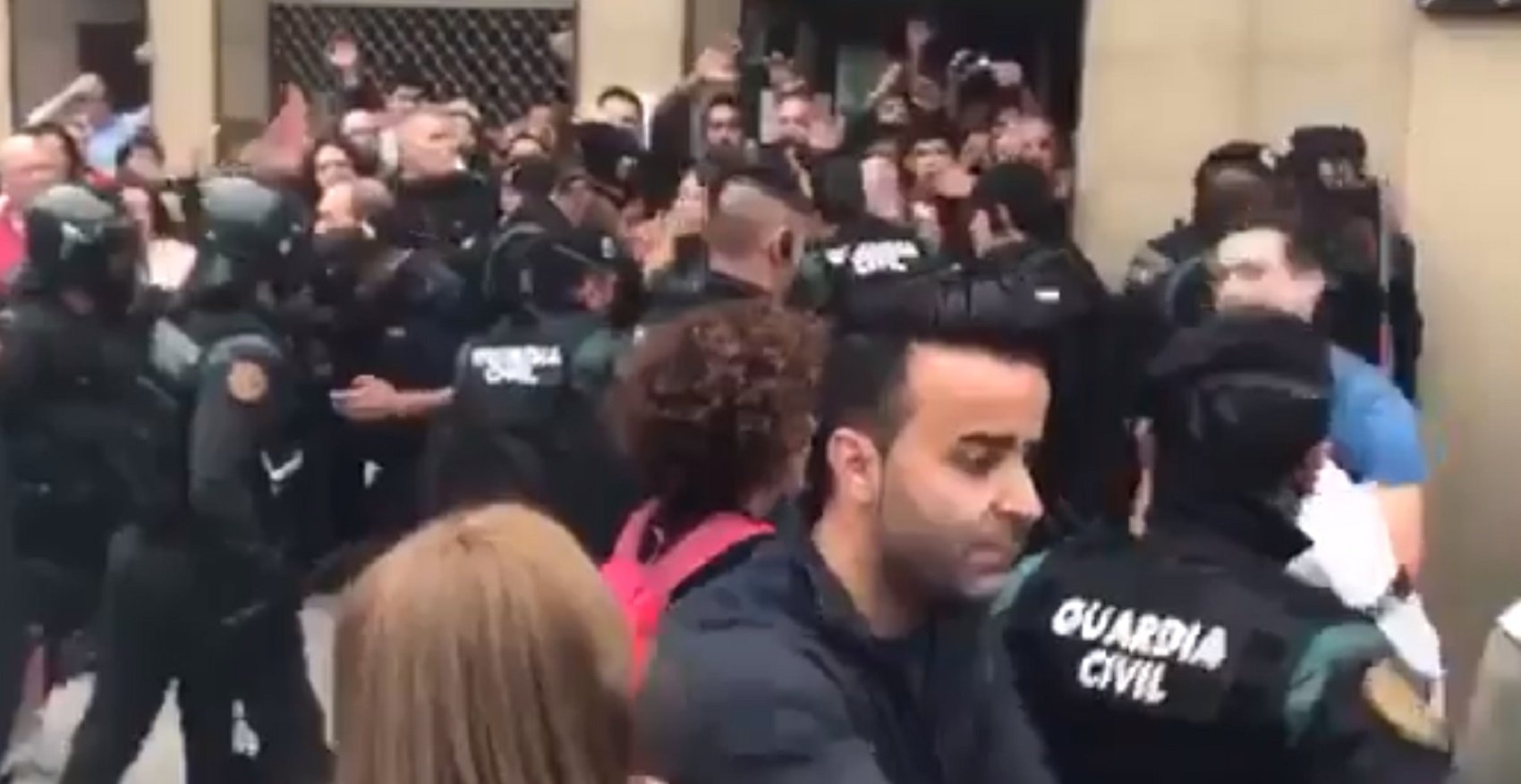 El vídeo que desmiente a los guardias civiles sobre los hechos de Dosrius