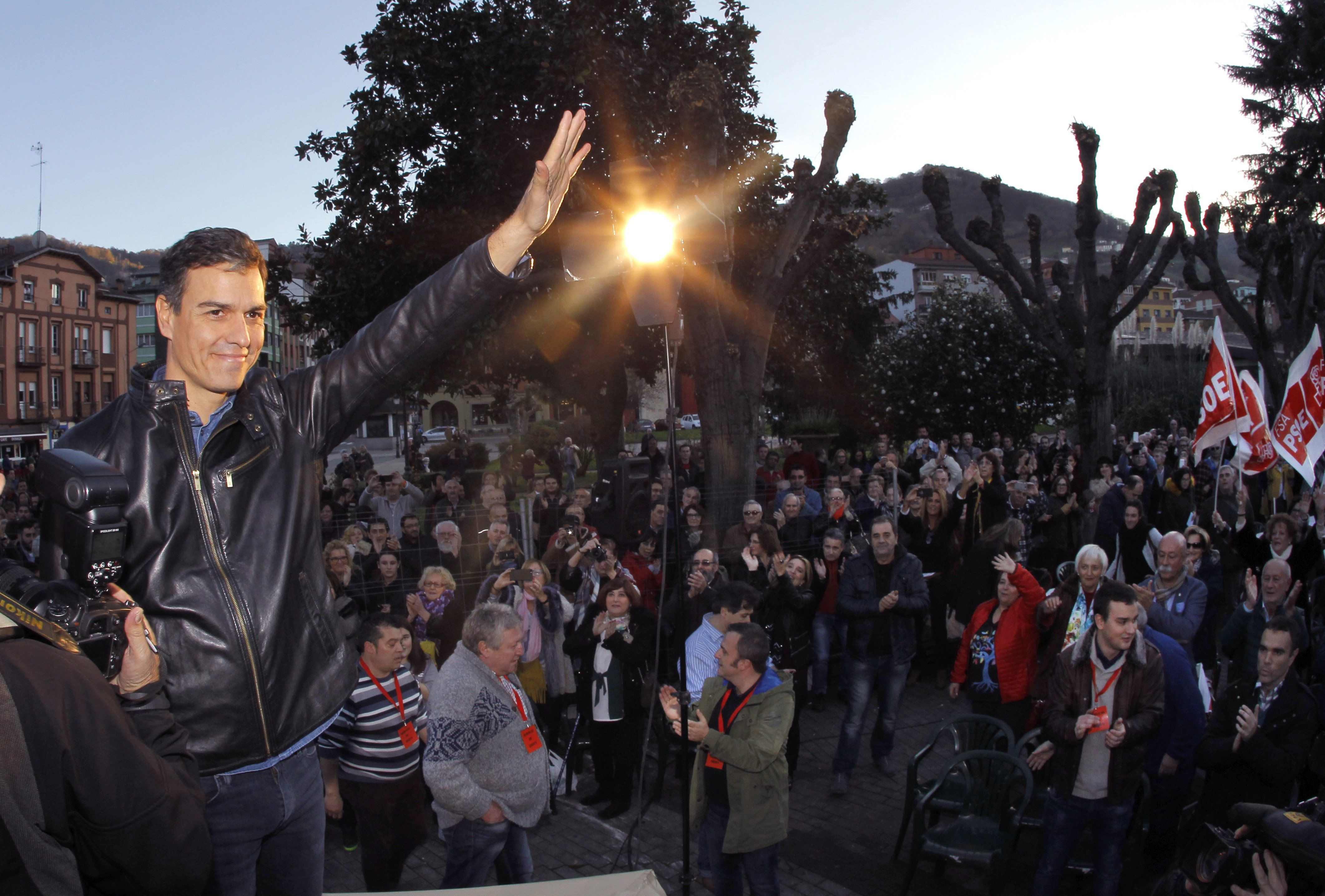 Sánchez reaparece en Asturias, reclama el congreso y dice que en el PSOE no sobra nadie