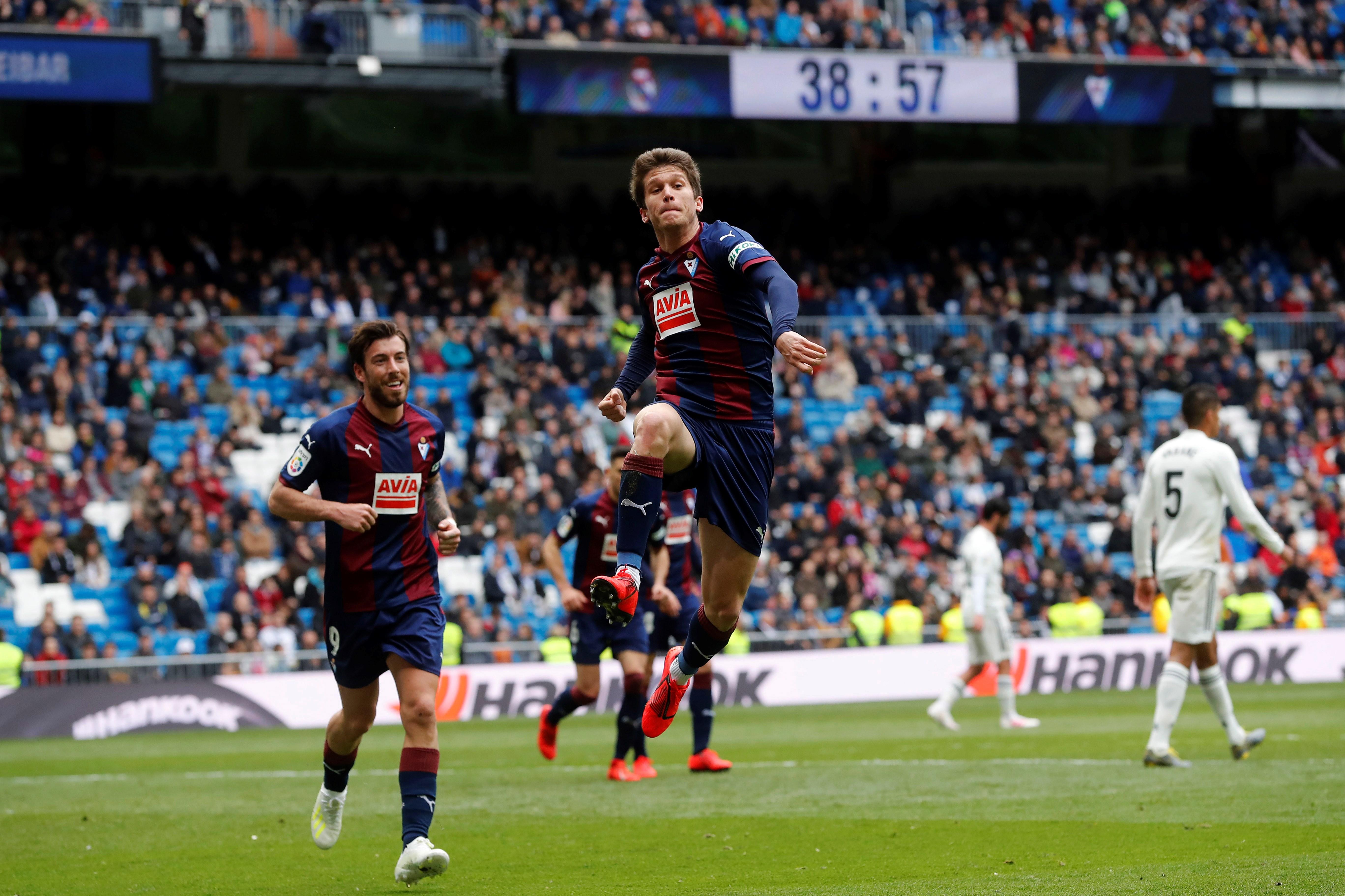 Marc Cardona se acuerda del Barça con su gol en el Bernabéu