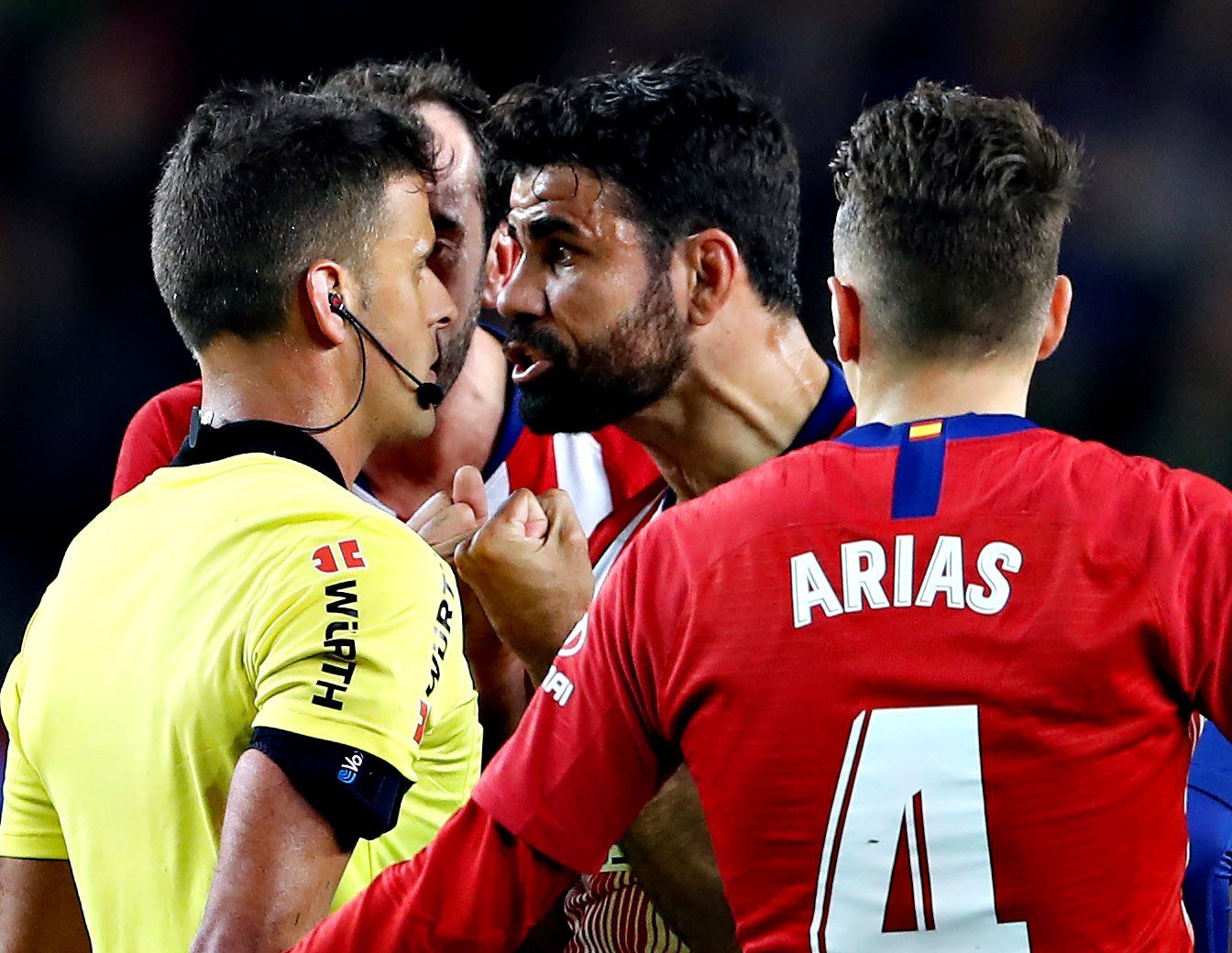 Diego Costa, expulsado por insultar al árbitro