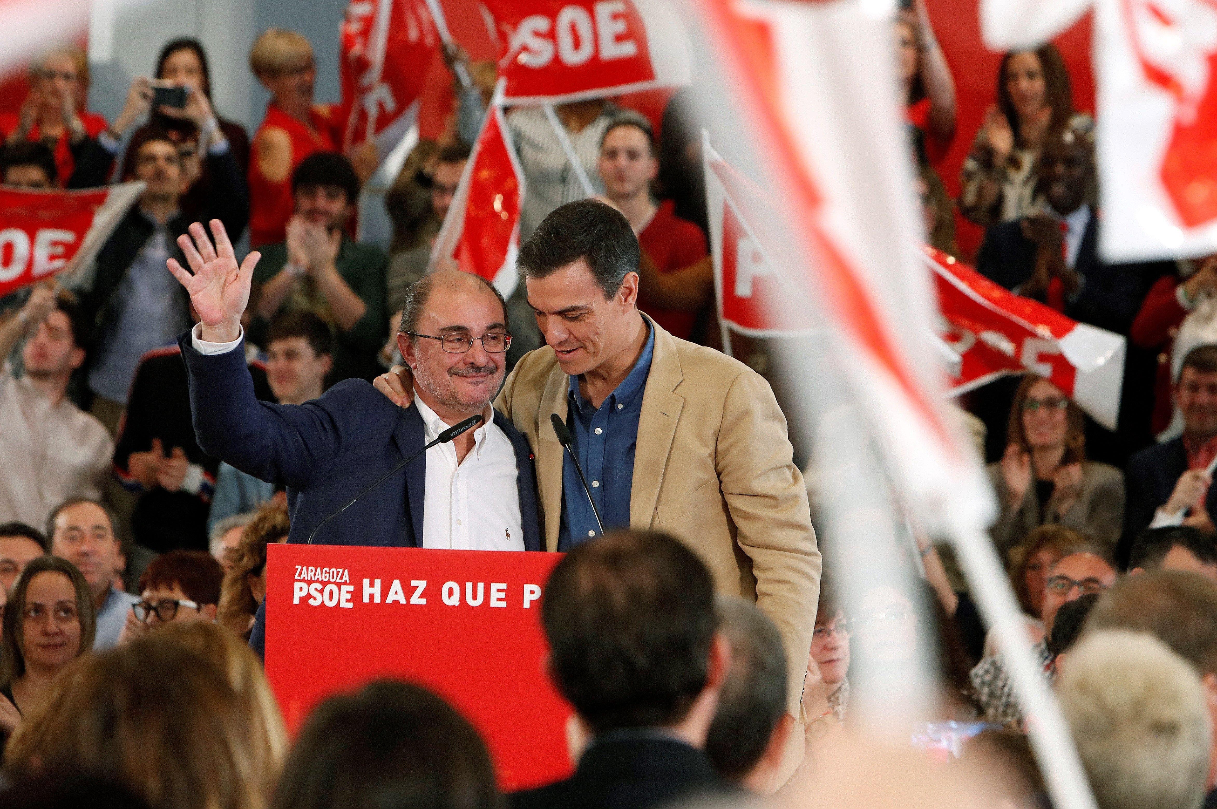 Lambán avisa: "Pedro Sánchez se atendrá vigorosamente a la Constitución"