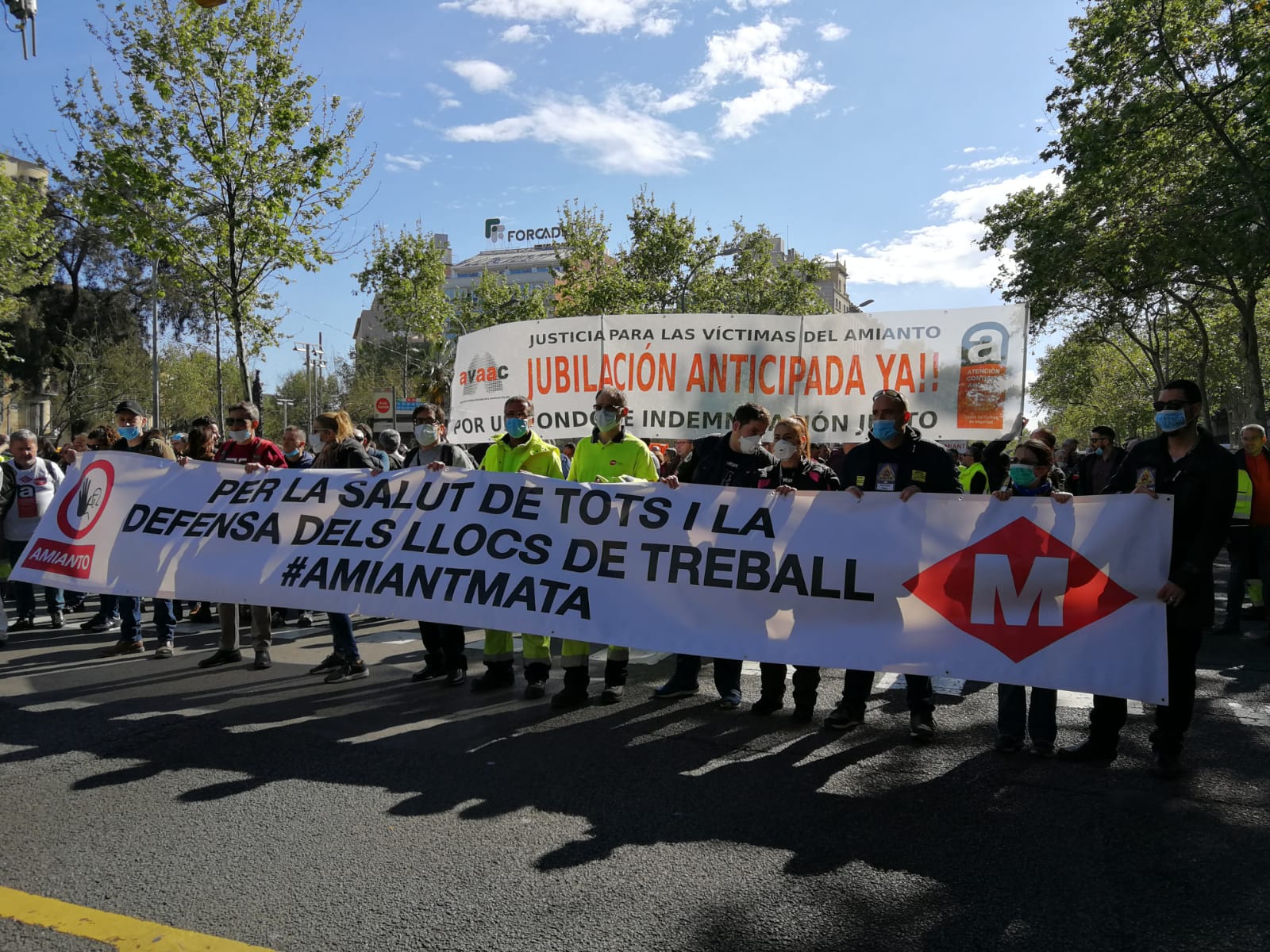 Els treballadors del metro de Barcelona surten al carrer per la crisi de l'amiant