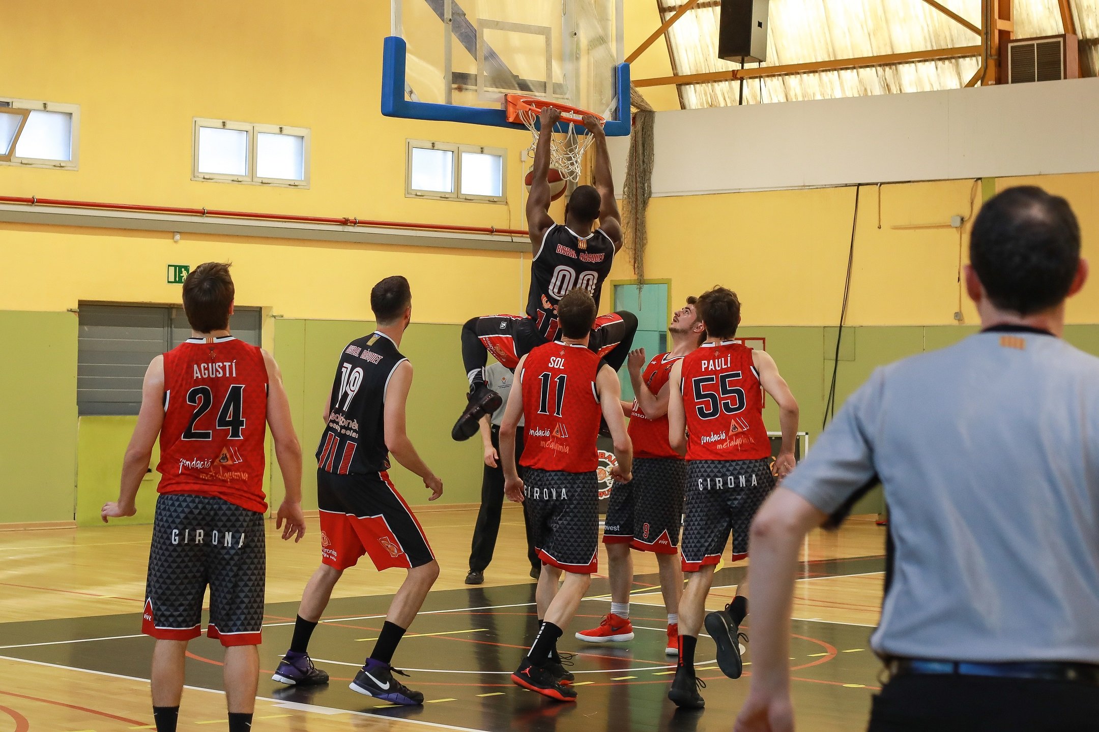 El Sol Gironès Bisbal Bàsquet s'endú el derbi gironí i el Badalonès ja té el bitllet per als quarts