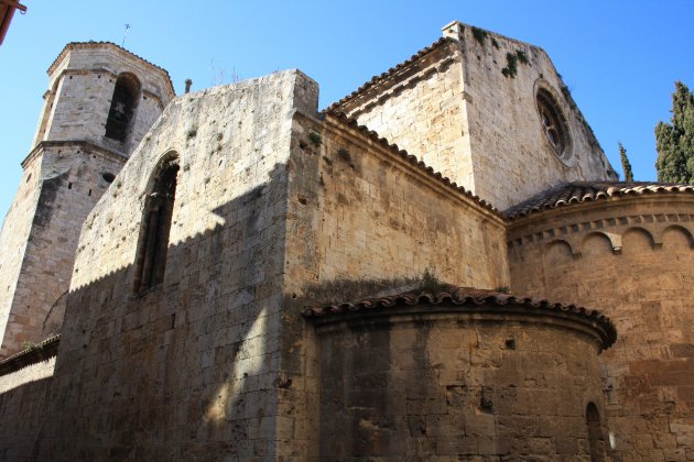 Església Sant Vicenç Besalú  / Wikipedia