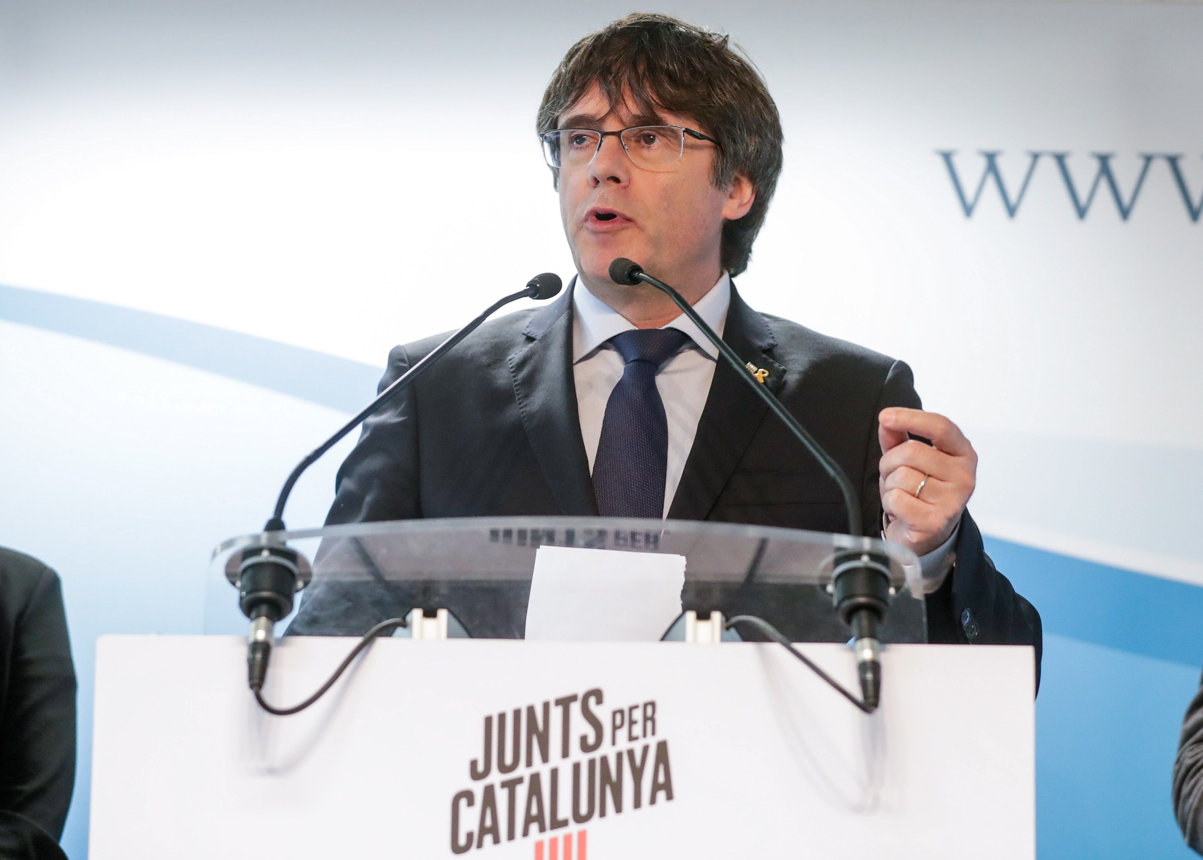 Puigdemont: "Vamos al Parlamento Europeo a decir lo que algunos no quieren oír"