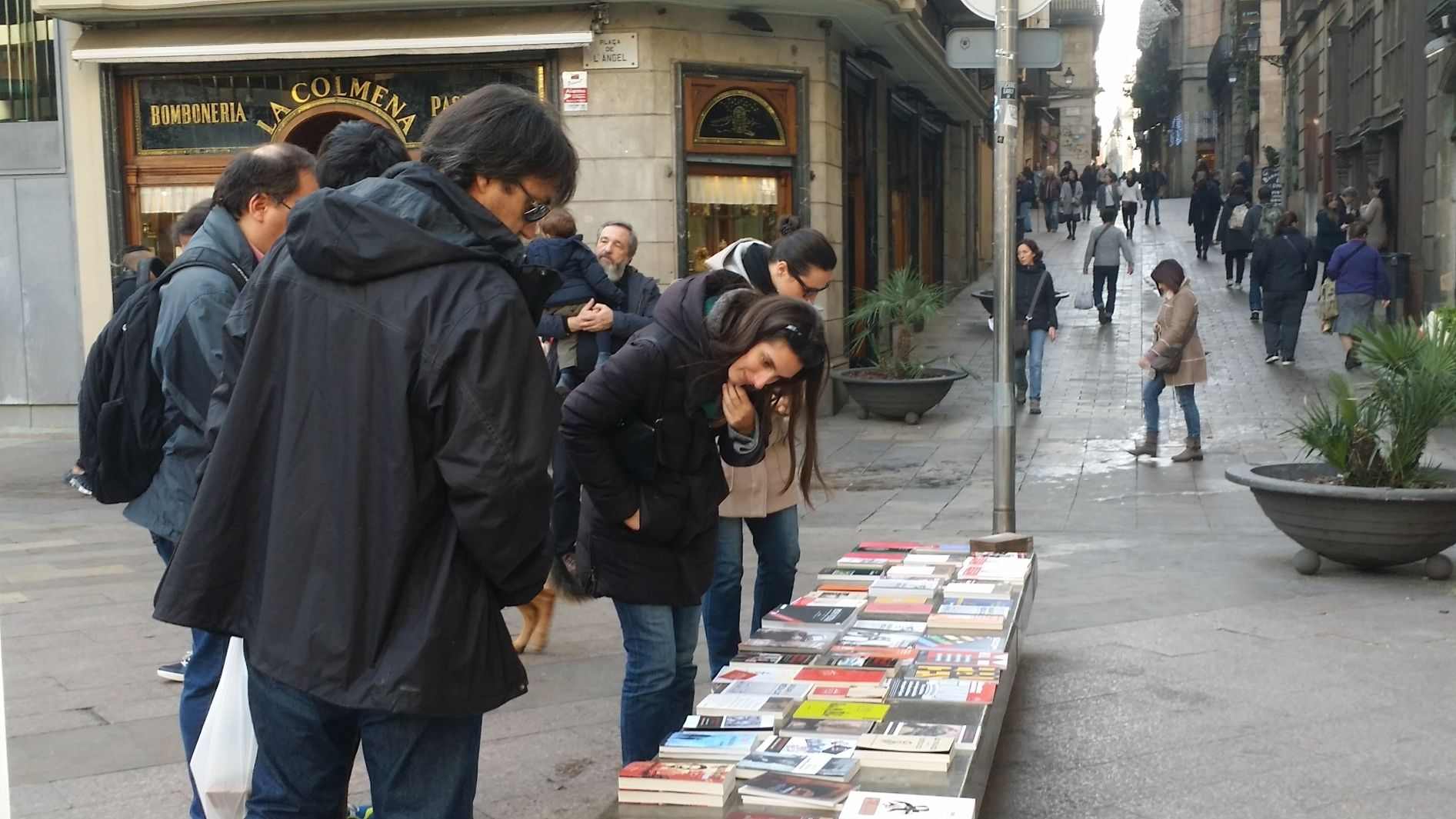 Día 12 a las 12: reparto gratuito de libros