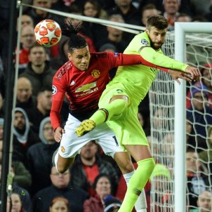 Pique Smalling United Barca EFE Pique Smalling United Barca EFE