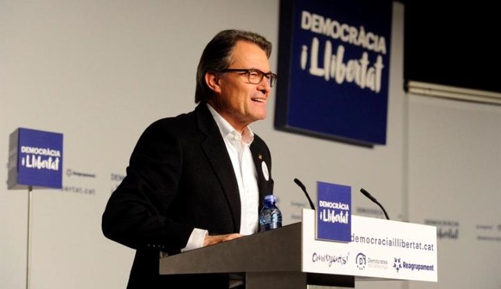 Mas: “No ens rendirem mai”