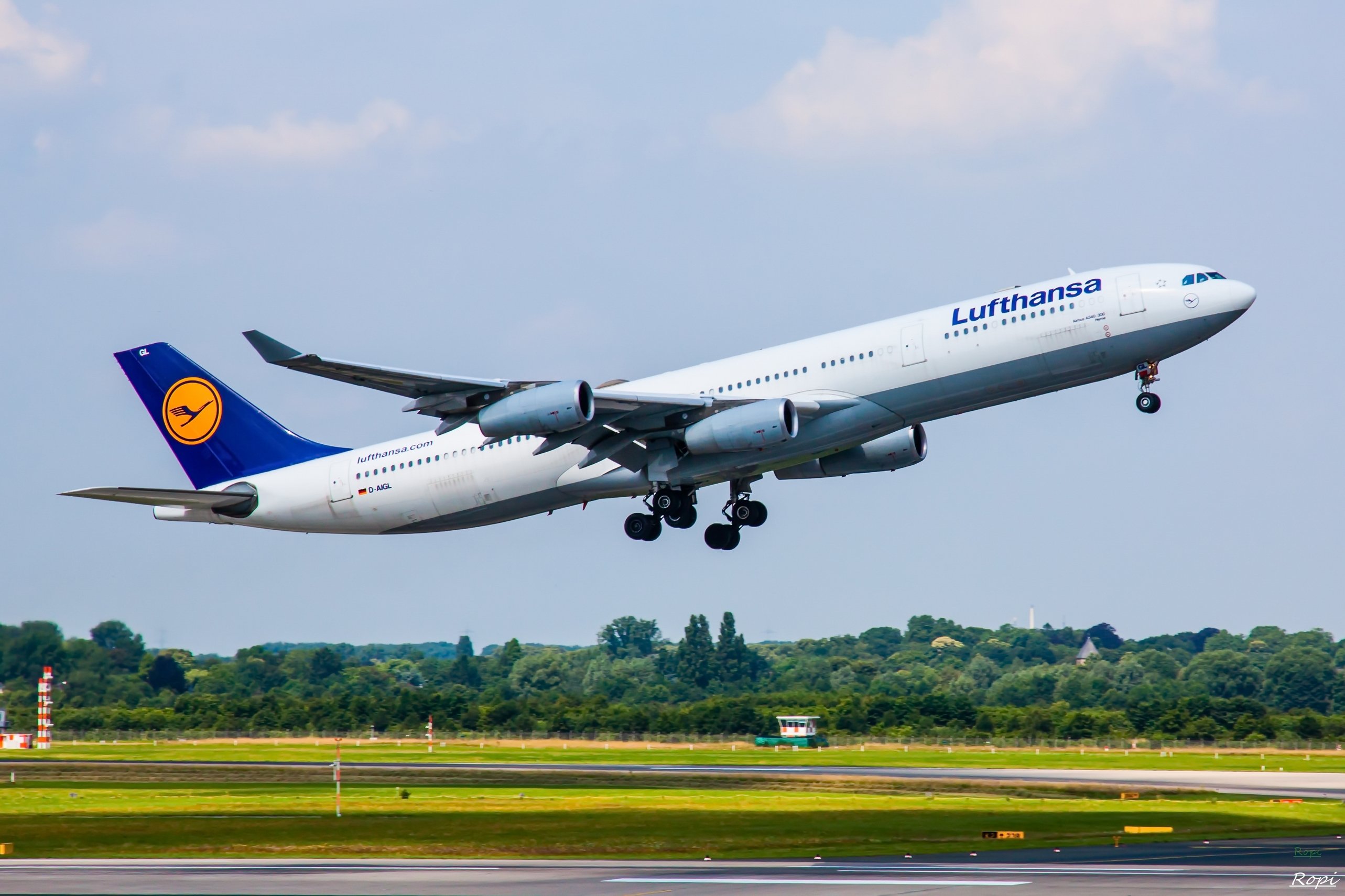 Lufthansa cierra Germanwings y reduce todas sus líneas por el coronavirus