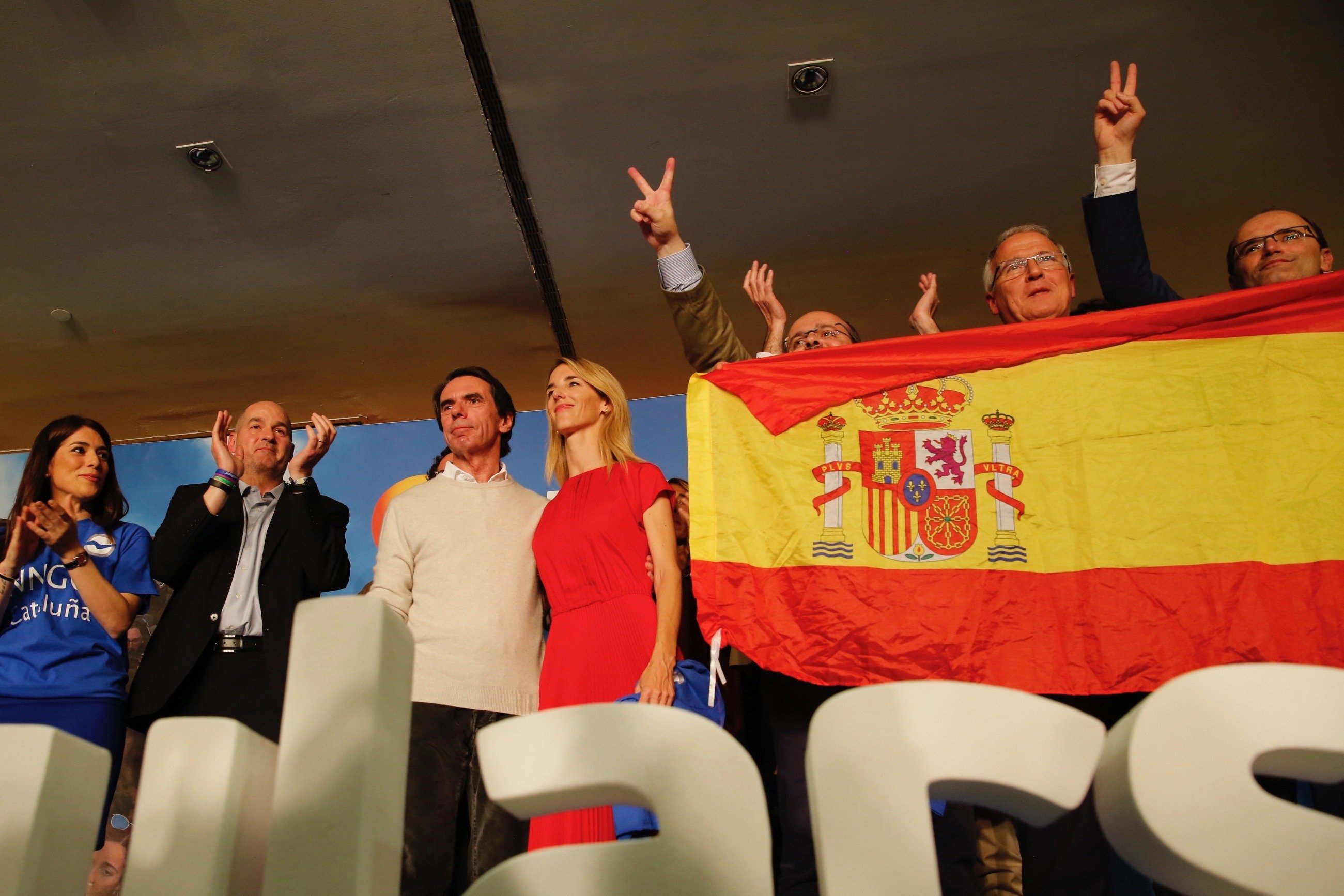 El PP cuela el mitin de Aznar y Cayetana Álvarez en TV3 y Catalunya Radio