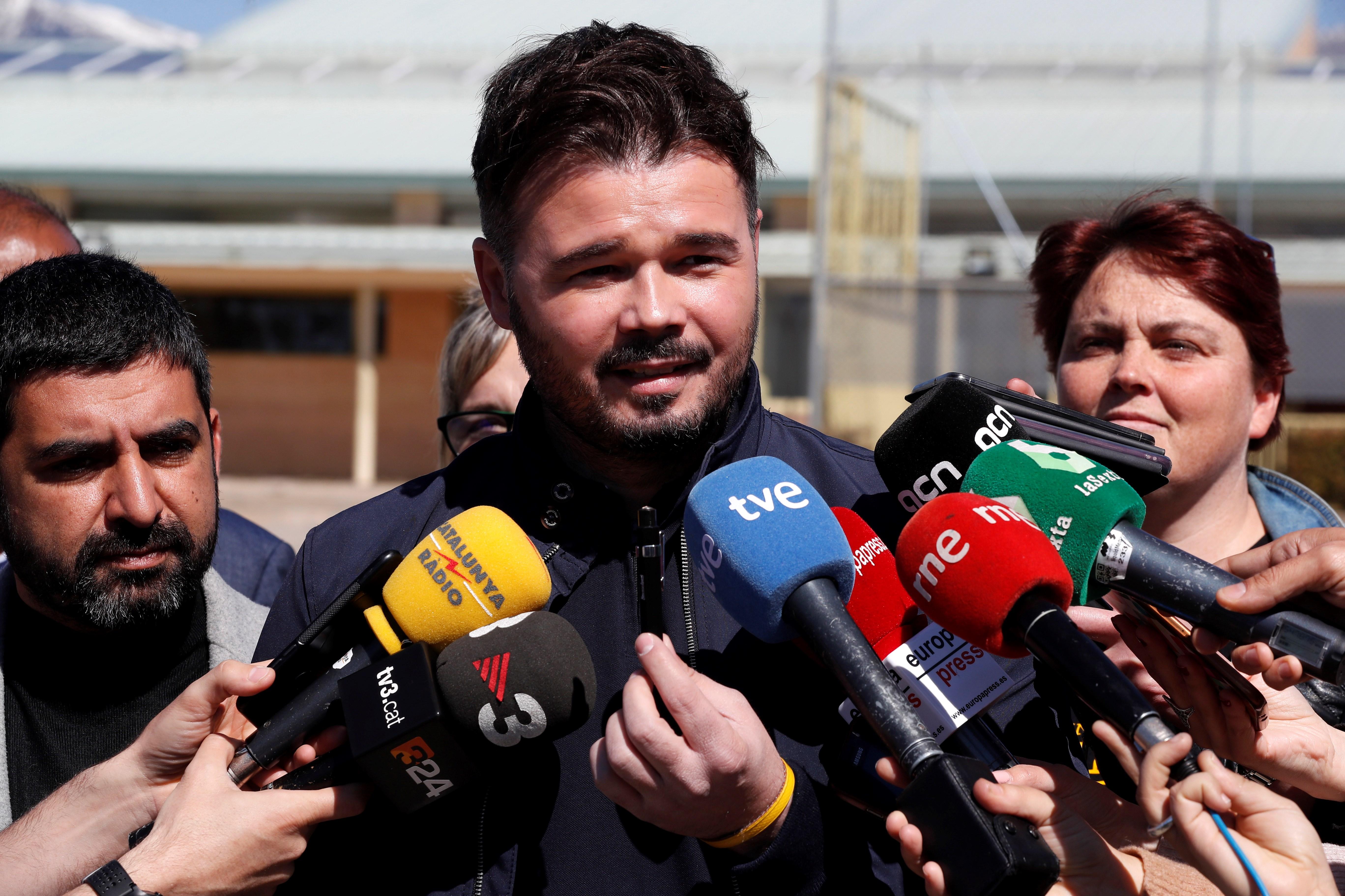 Rufián denuncia el veto de la JEC des de Soto: "Demostra que són presos polítics"