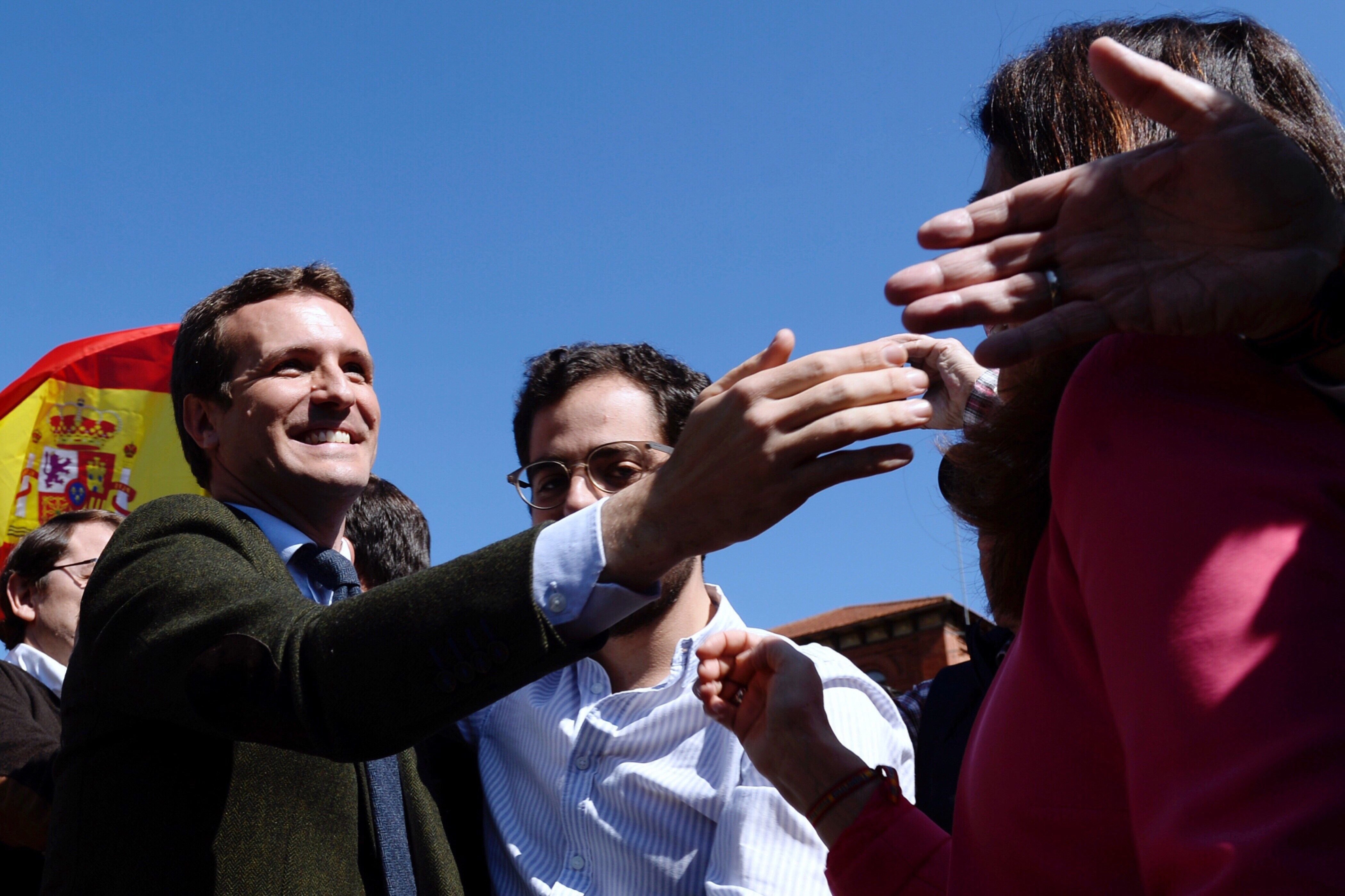 Casado responde a ERC: "Viva la monarquía constitucional, viva el Rey"