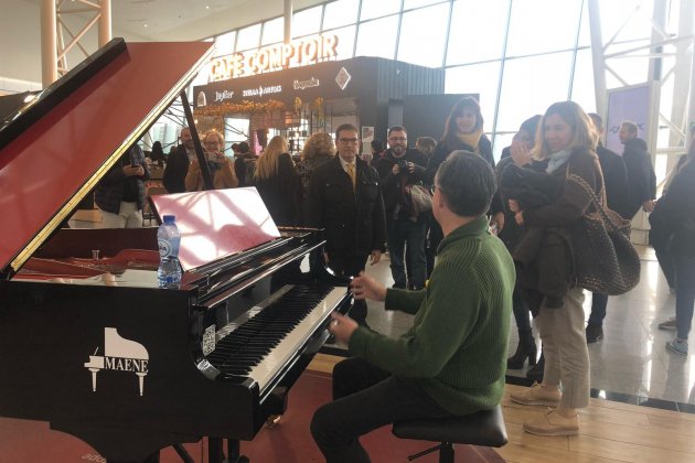 Ramon tremosa piano aeroport brussel·les JxCat - Marina Fernandez Ramon tremosa piano aeroport brussel·les JxCat - Marina Fernandez