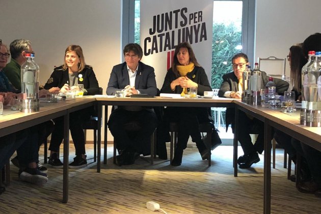 Carles Puigdemont trobada candidats JxCat Waterloo M.F. EL NACIONAL Carles Puigdemont trobada candidats JxCat Waterloo M.F. EL NACIONAL