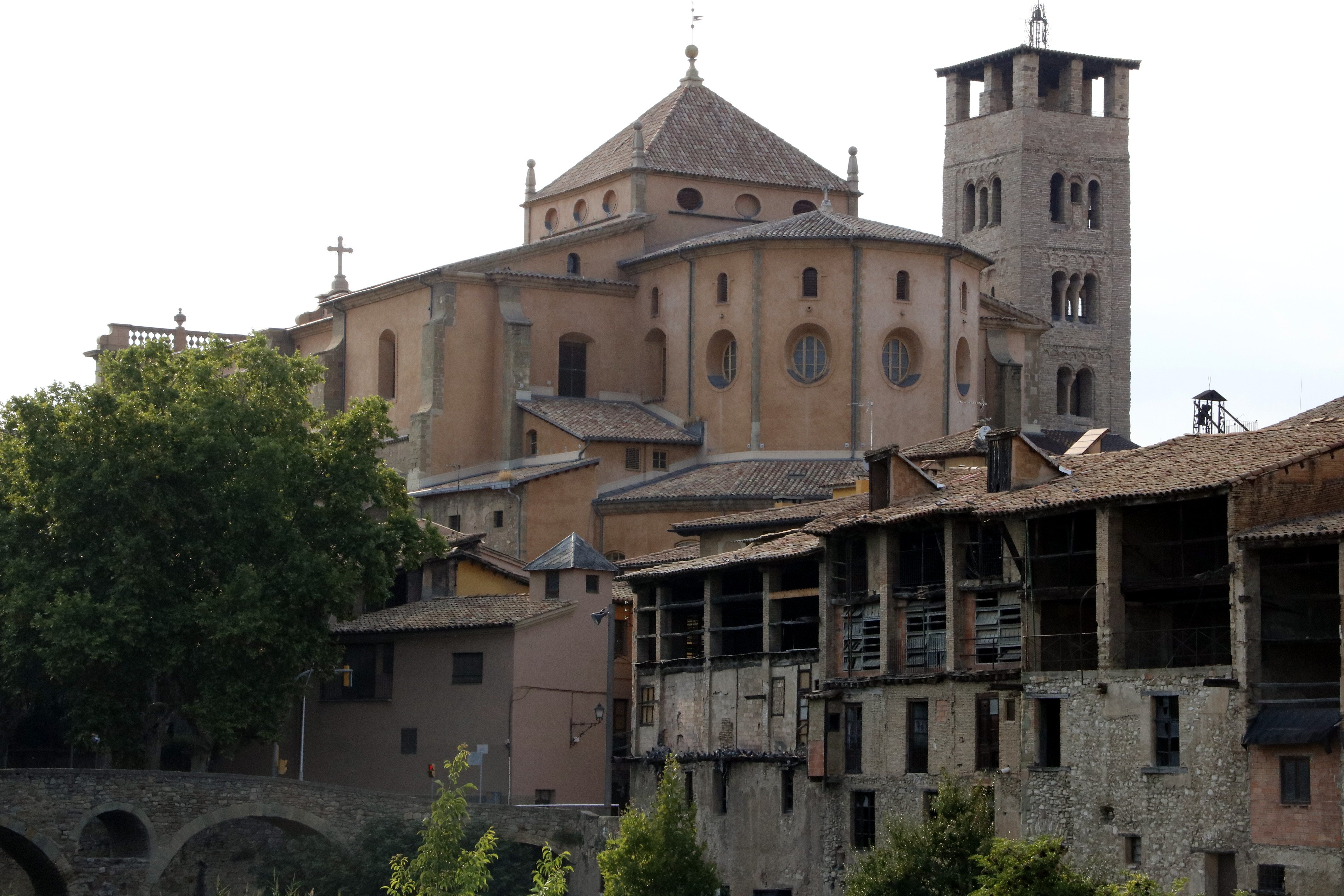 Apartan 17 curas y diáconos investigados por esoterismo y practicar sexo