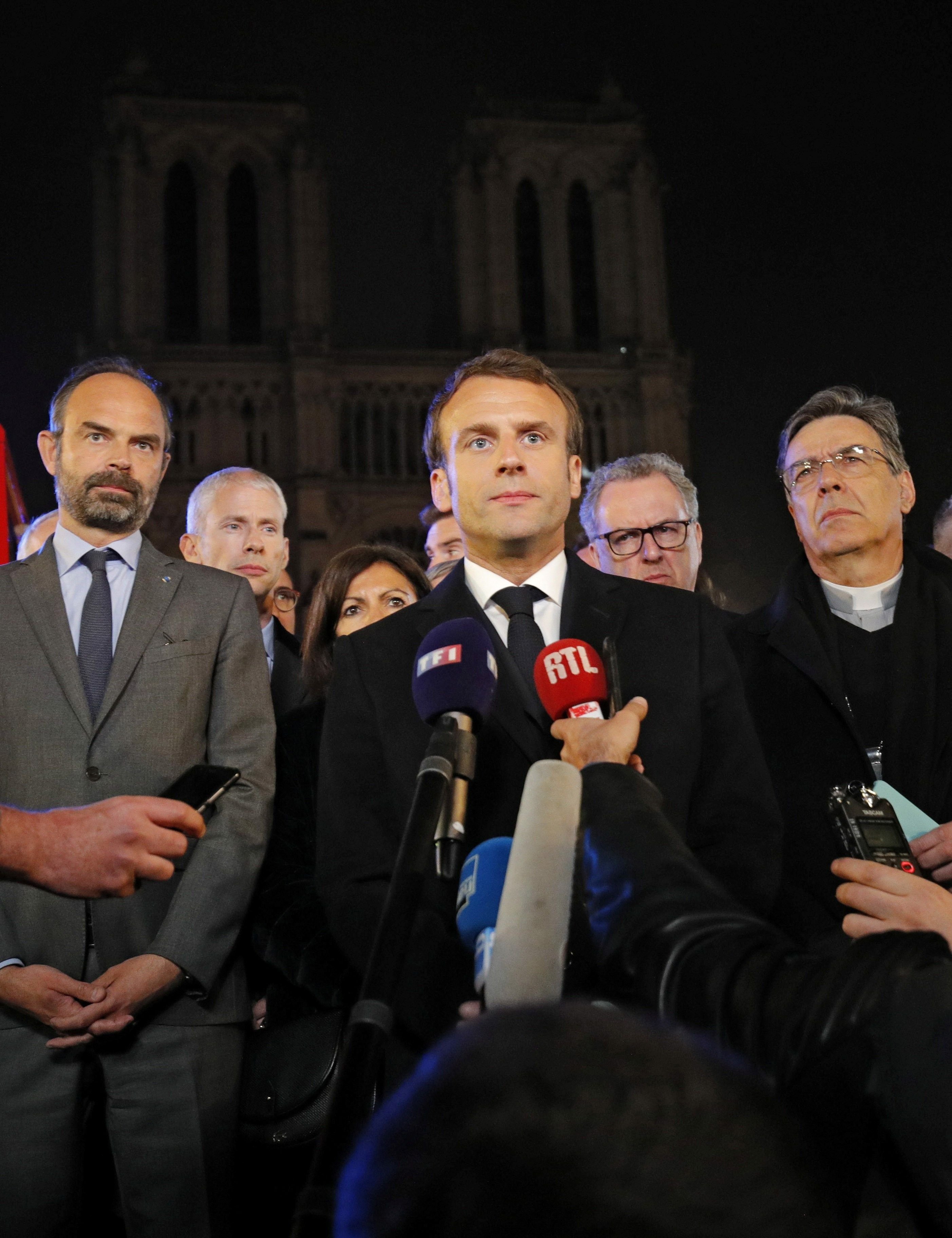 Macron: "Reconstruiremos Notre-Dame todos juntos"