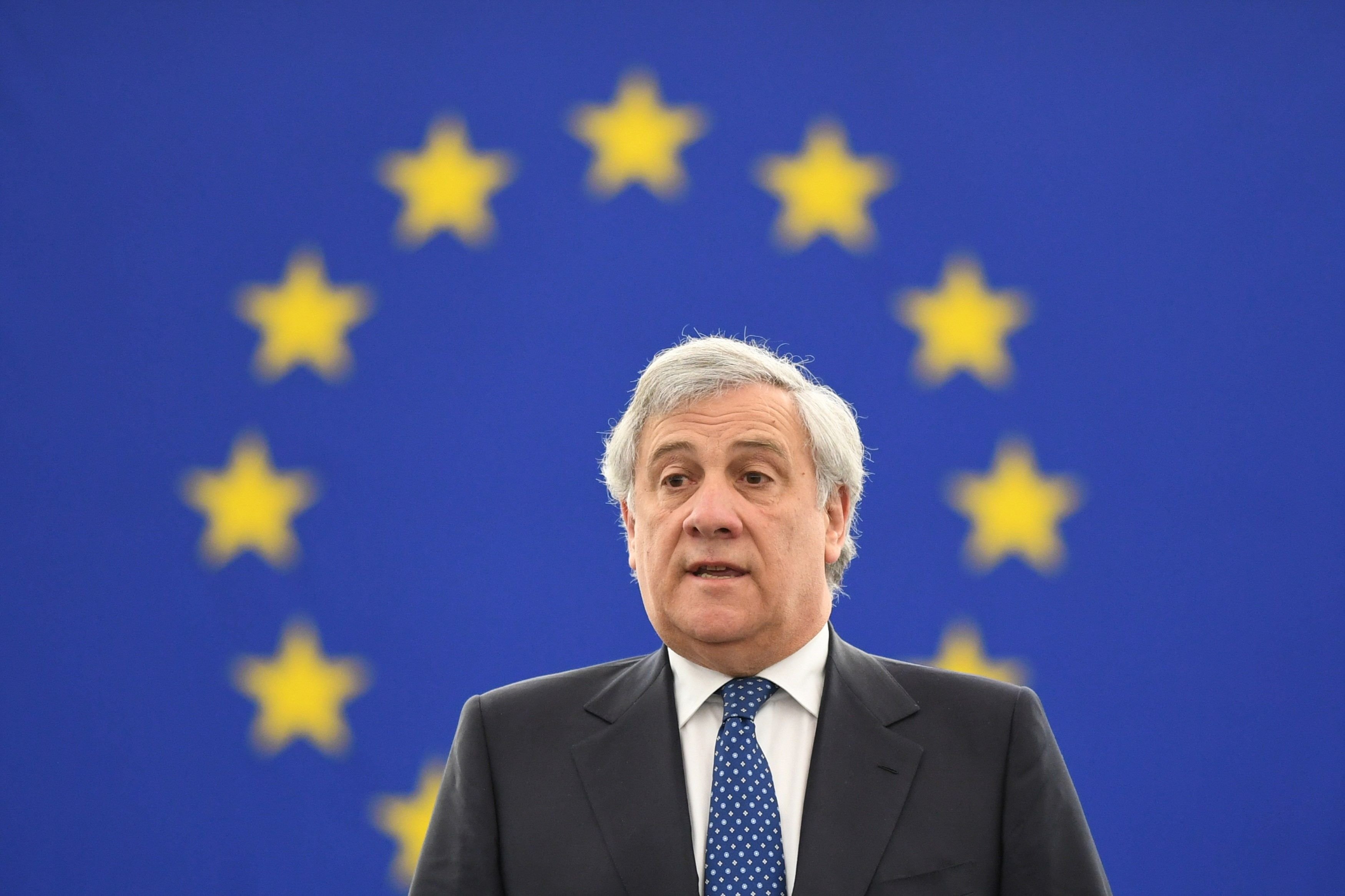 Acusan a Tajani de tomar unilateralmente la decisión de vetar a Puigdemont