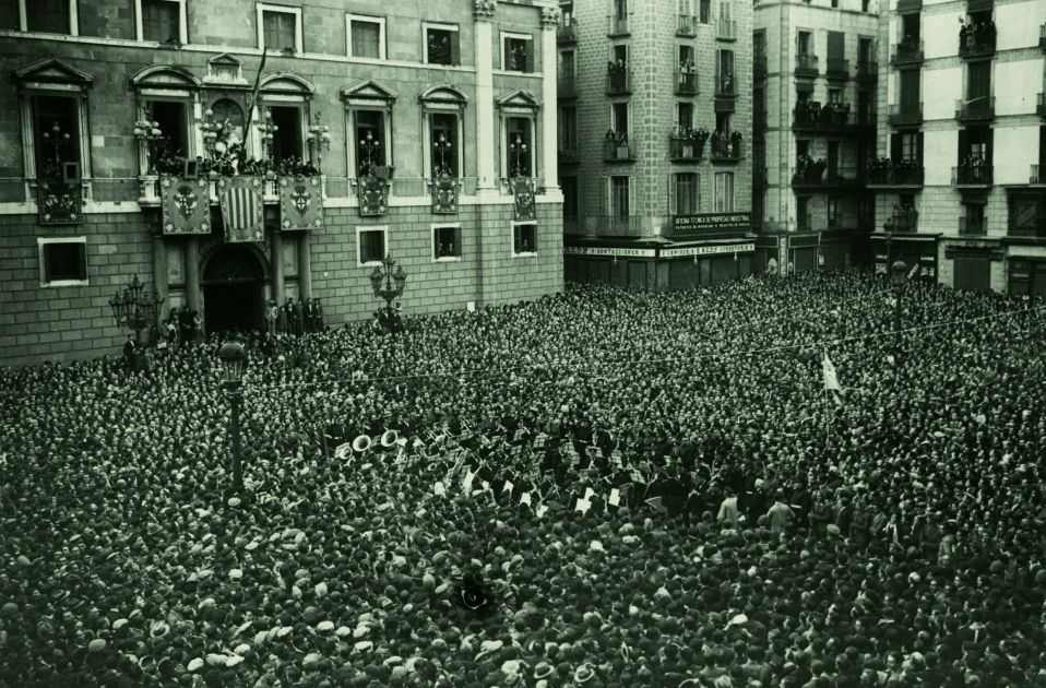 Proclamació de la República.Plaça Sant Jaume. Josep Maria Sagarra.