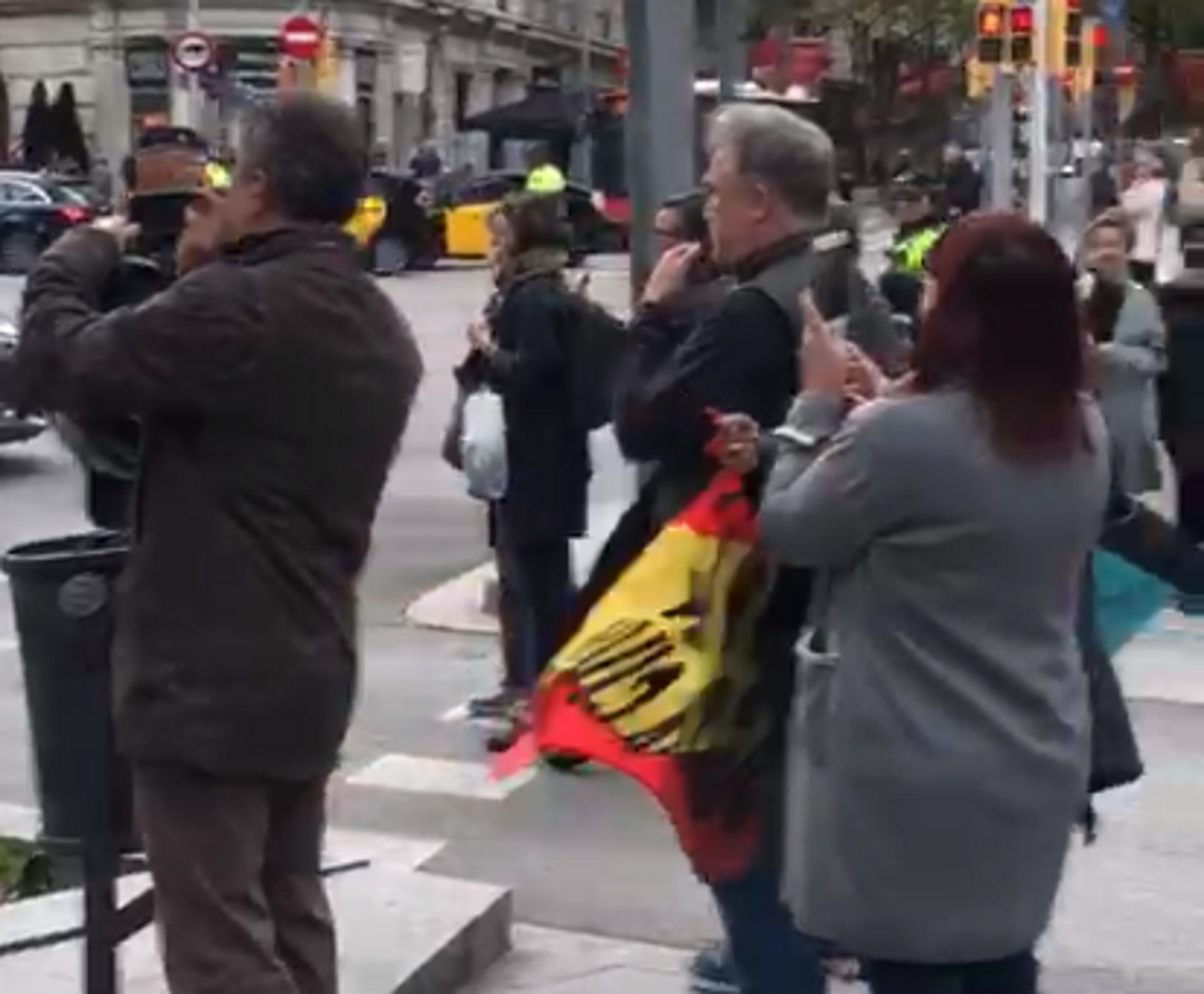 VÍDEO: Abucheo ultra a Pedro Sánchez en la Diagonal de Barcelona