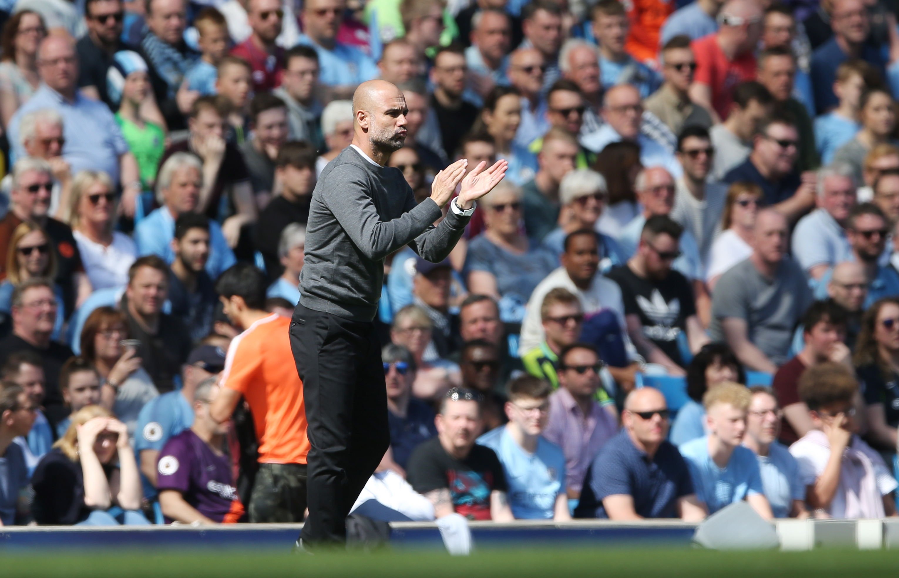 L'exemplar resposta de Guardiola en ser preguntat pel triplet: "El femení ja ho ha fet"