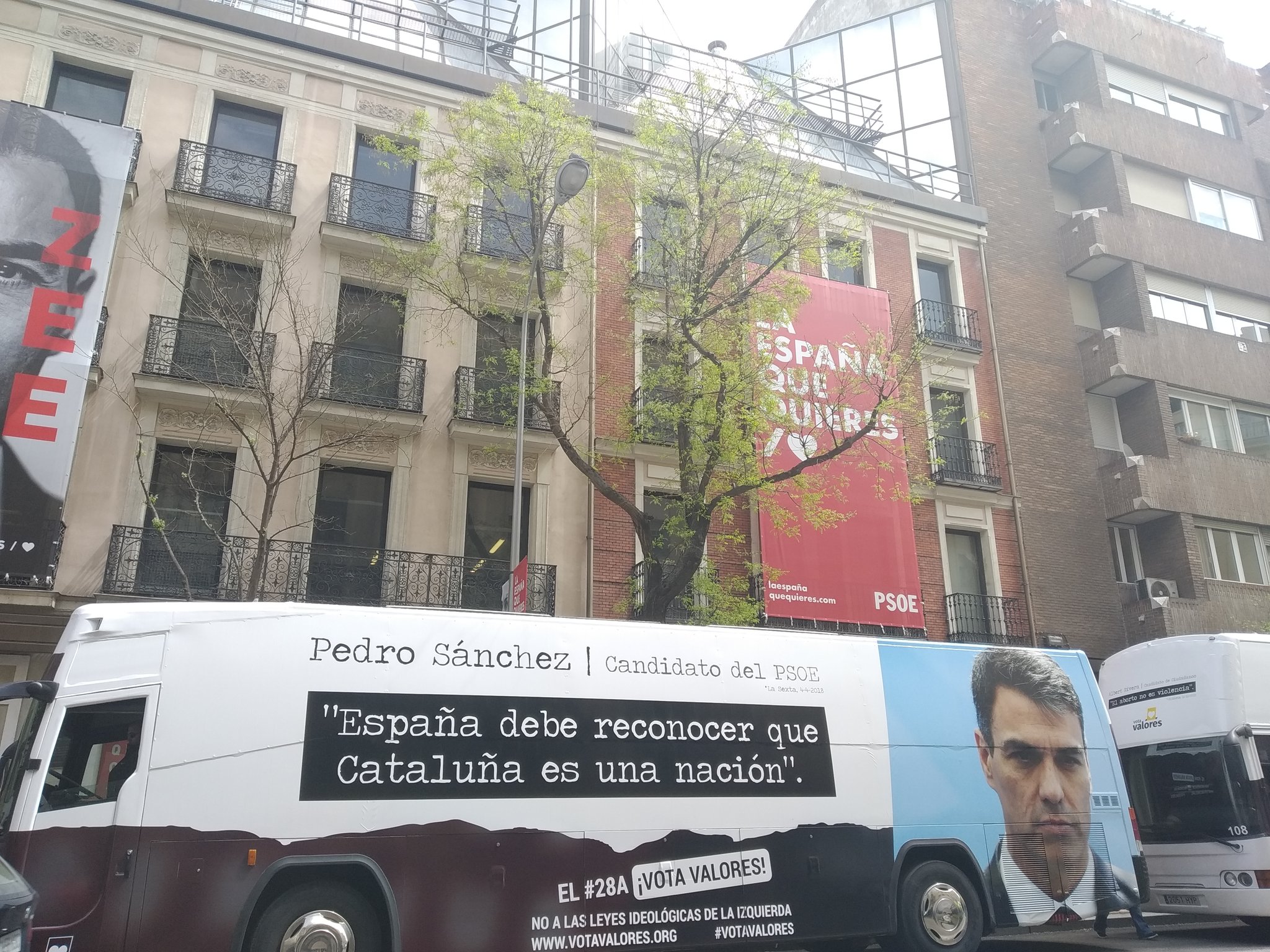 La ultracatòlica Hazte Oír fa circular autobusos contra el PP, PSOE i Cs