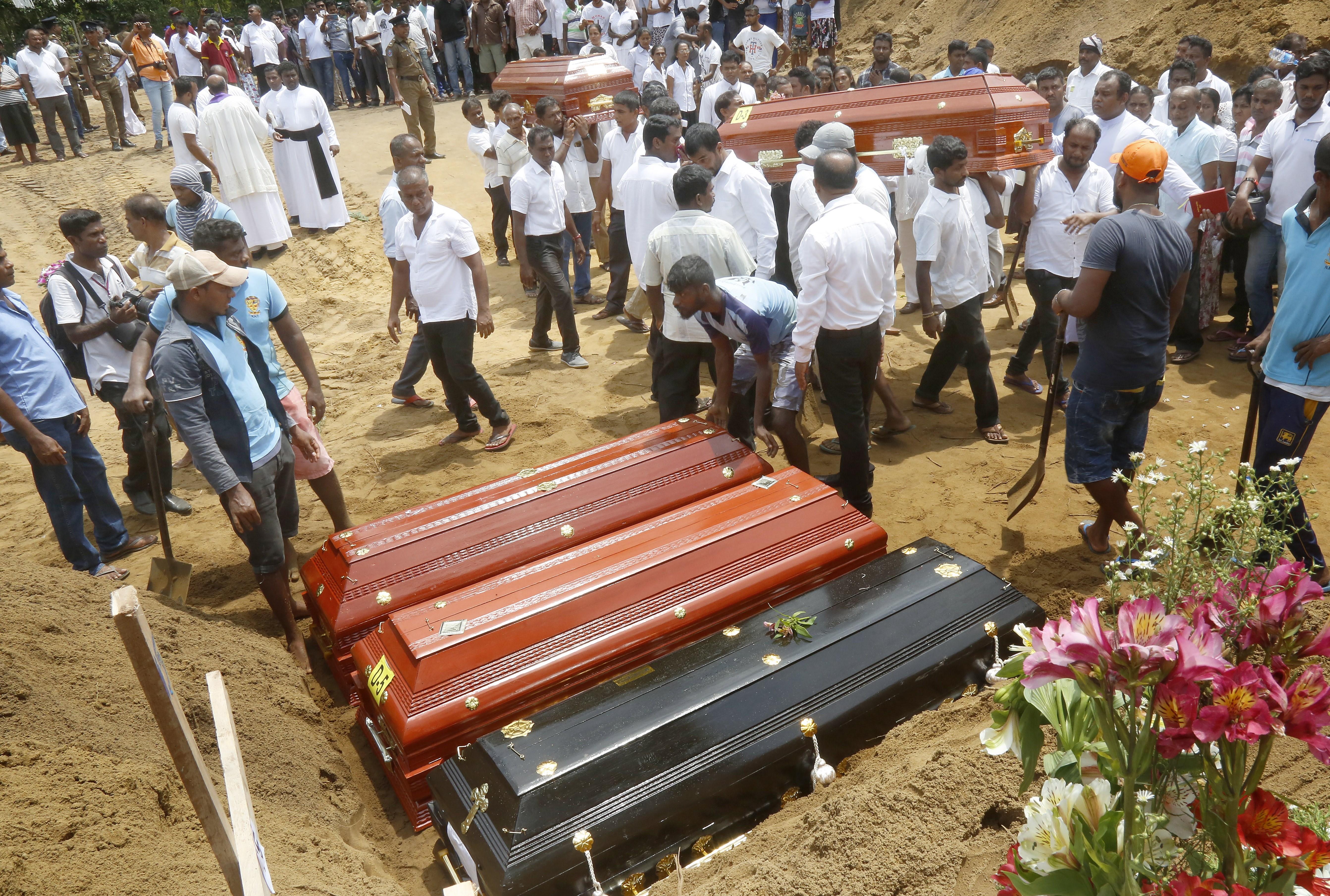 Se eleva a 310 la cifra de muertos en los atentados en Sri Lanka