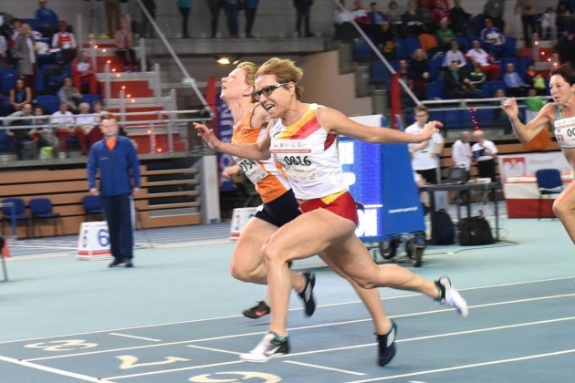 Loles Vives atletisme Verso Foto