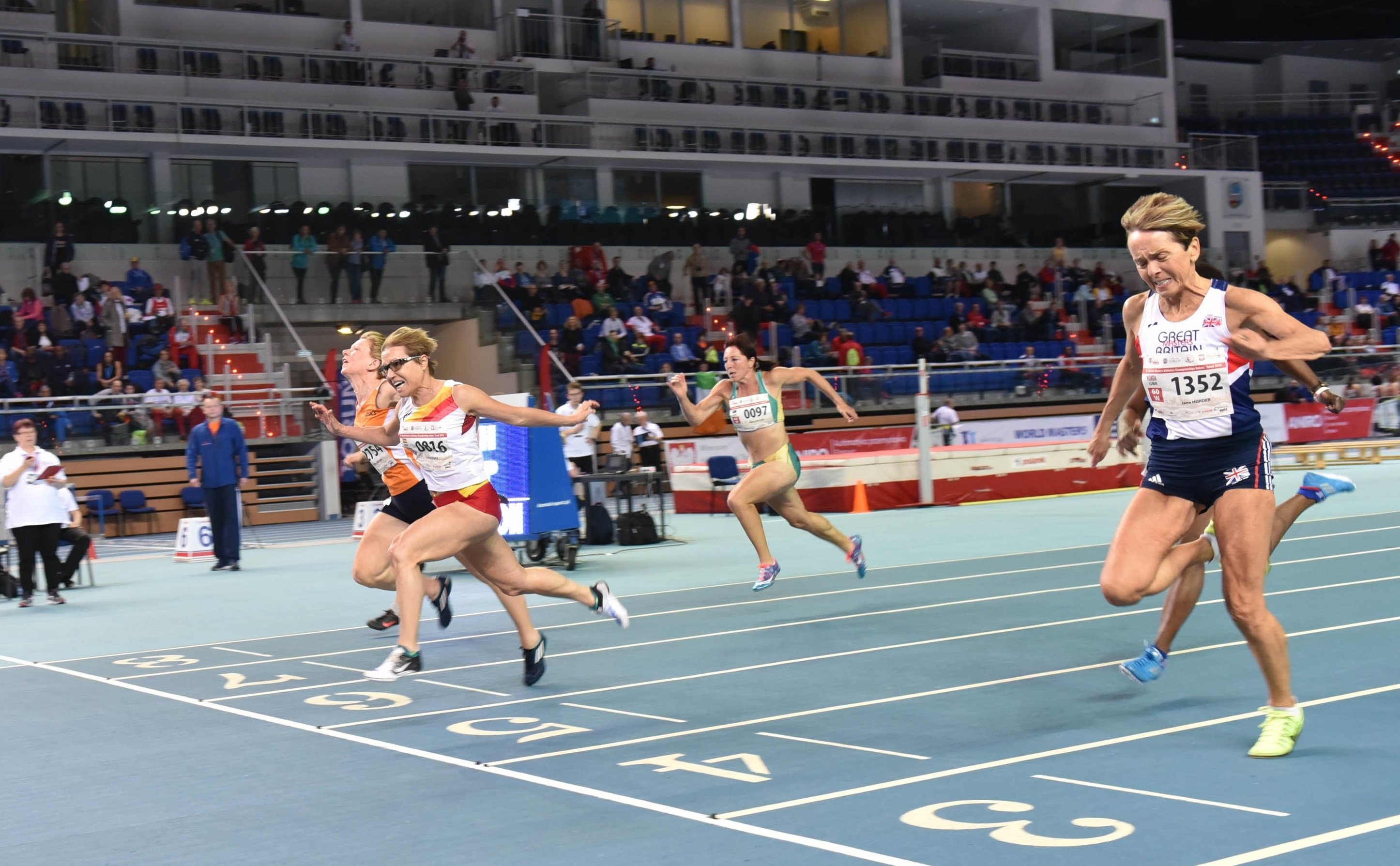 L'energètica atleta de Manresa Loles Vives demostra que la velocitat no té edat