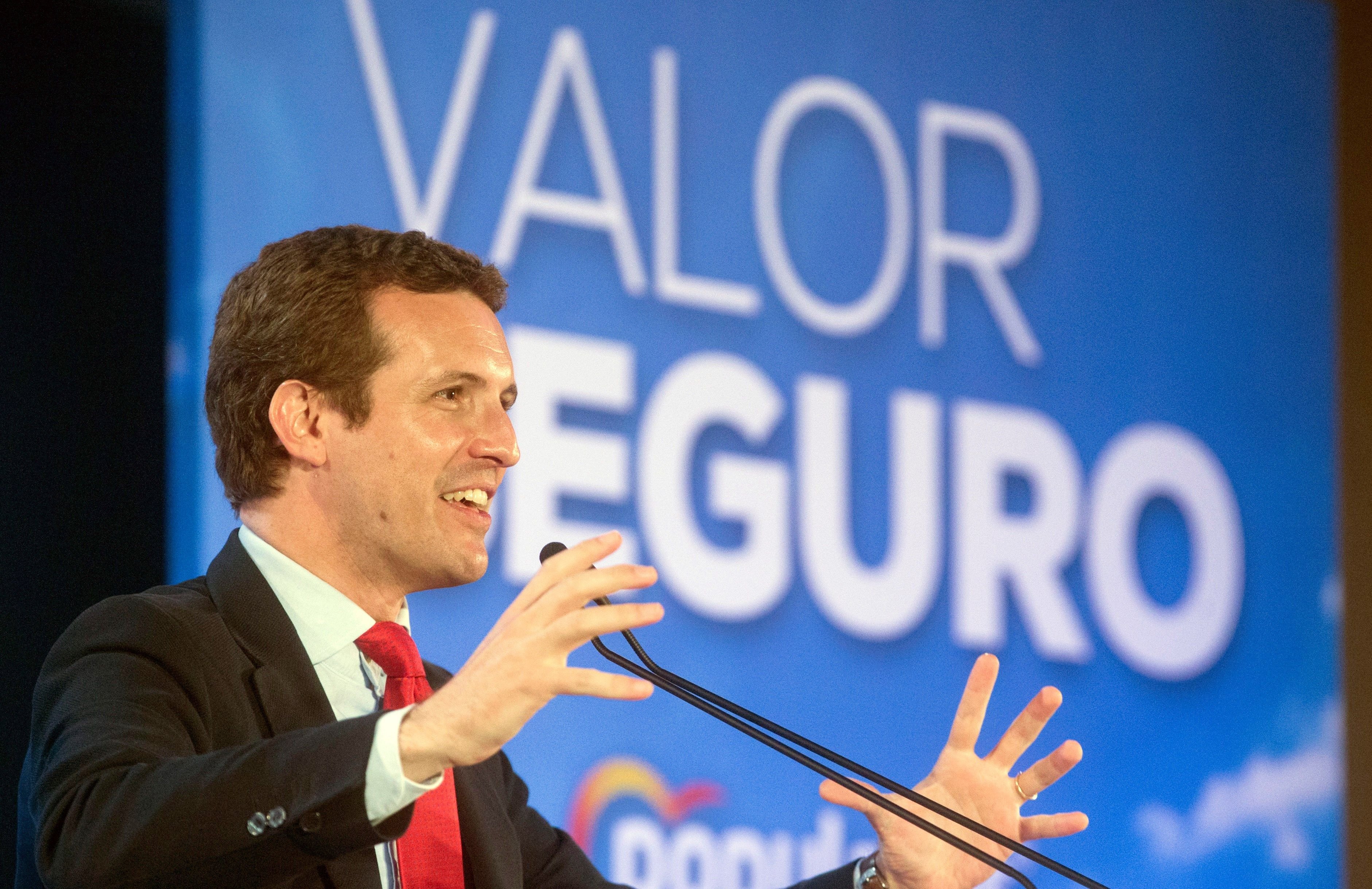 Casado tiende la mano a Vox para entrar en el gobierno