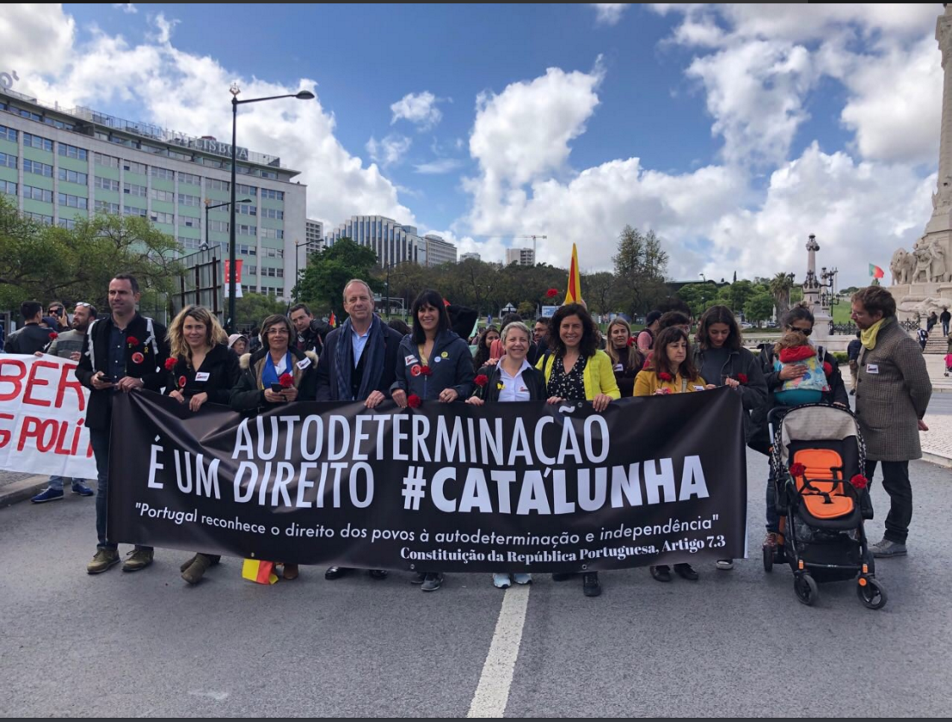 Independentistas catalanes, en la conmemoración de la Revolución de los claveles