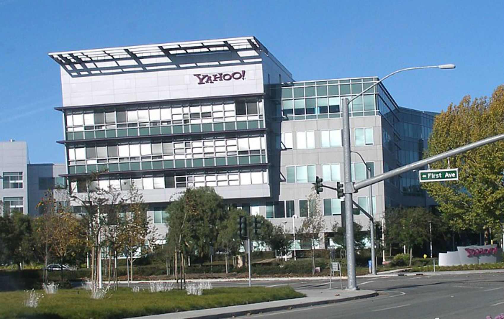 Roben més de mil milions de comptes a Yahoo