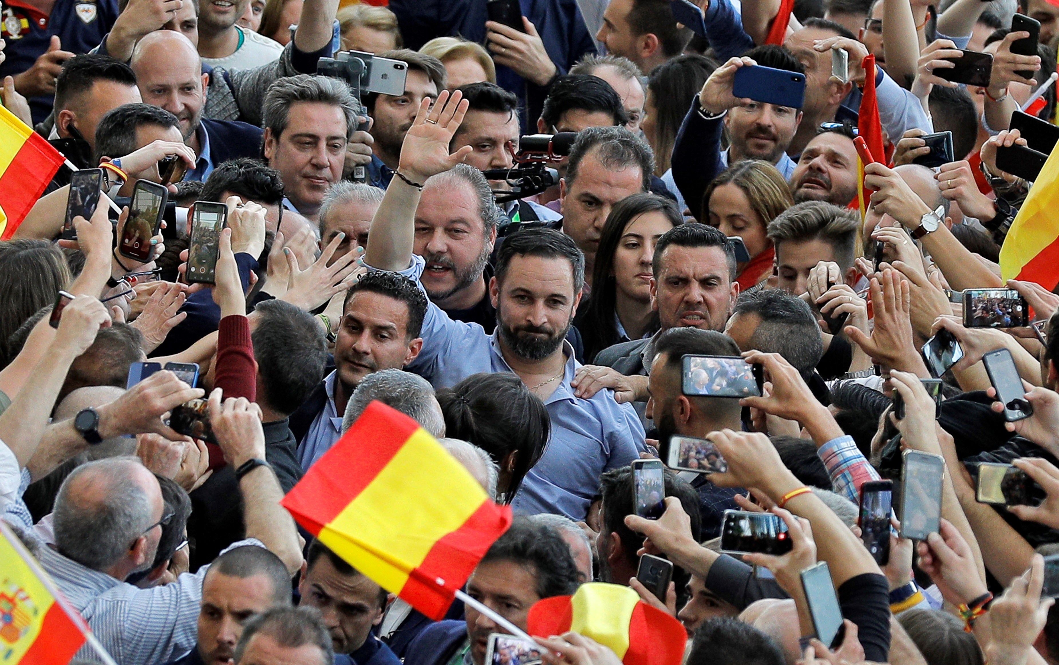 La hora decisiva: la extrema derecha amenaza a Catalunya con llegar a la Moncloa