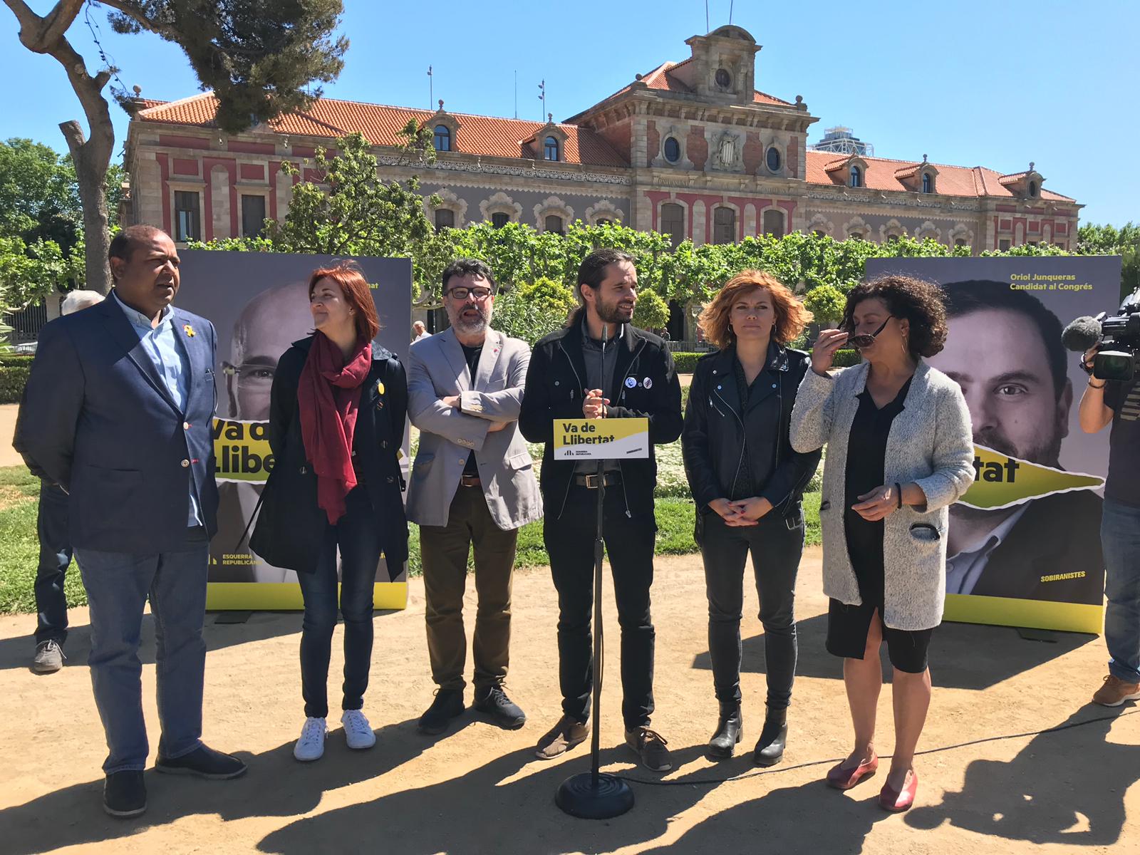 Nuet critica que Colau "use los derechos sociales para negar los nacionales"