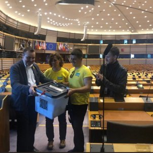 Ebrencs Parlament europeu @evarierac Ebrencs Parlament europeu @evarierac