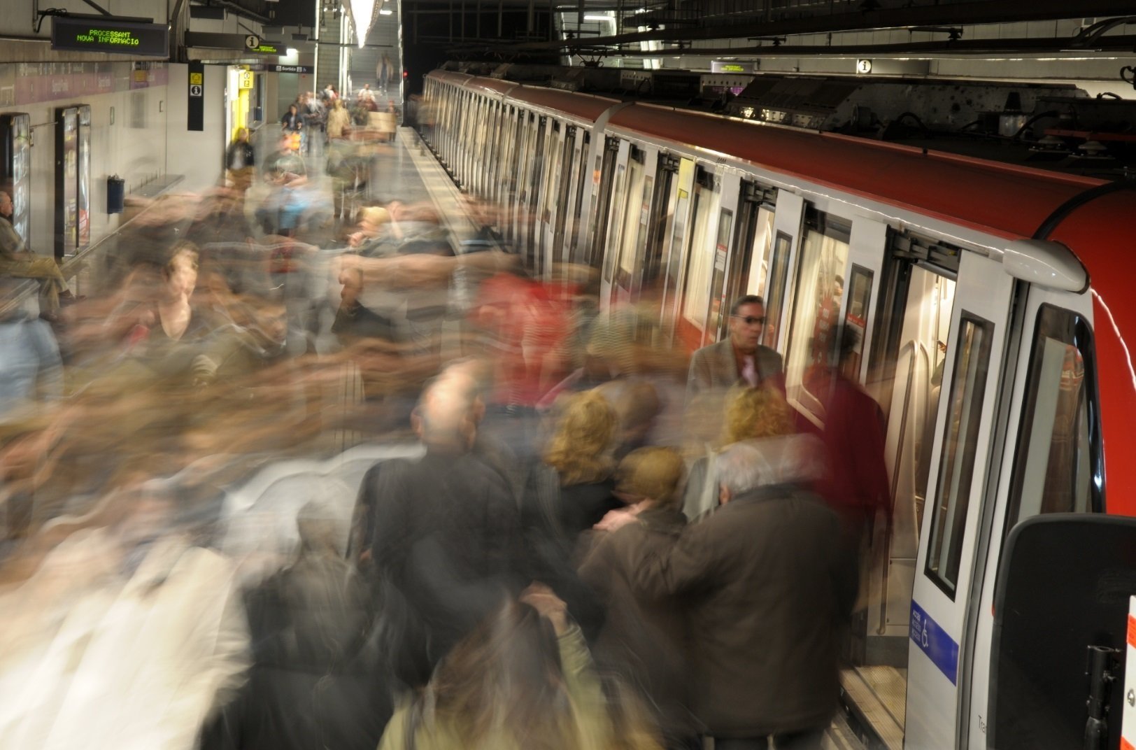 Unes anàlisis descarten que hi hagi amiant a l'aire del metro de Barcelona